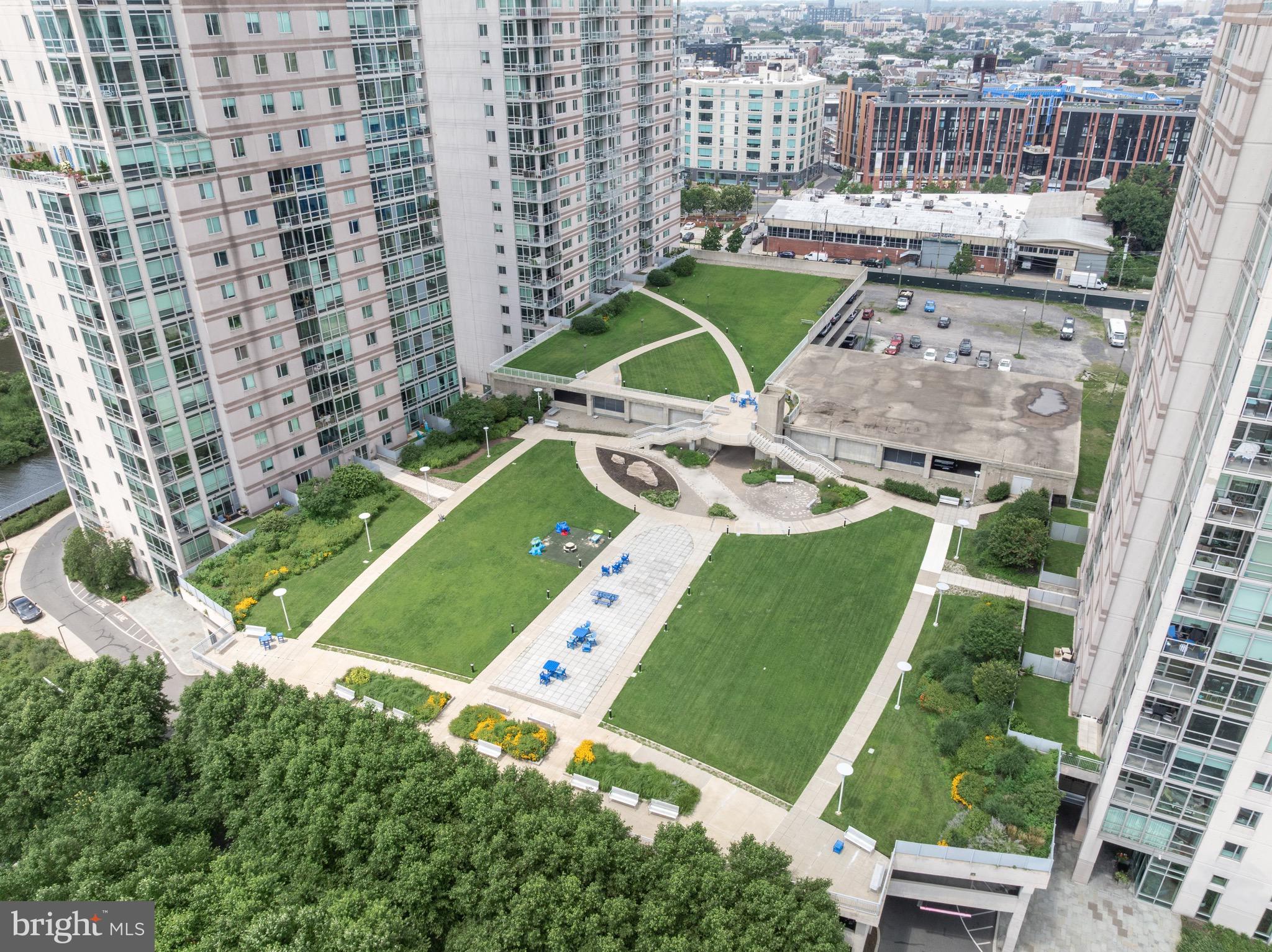 WATERFRONT SQUARE - Residential