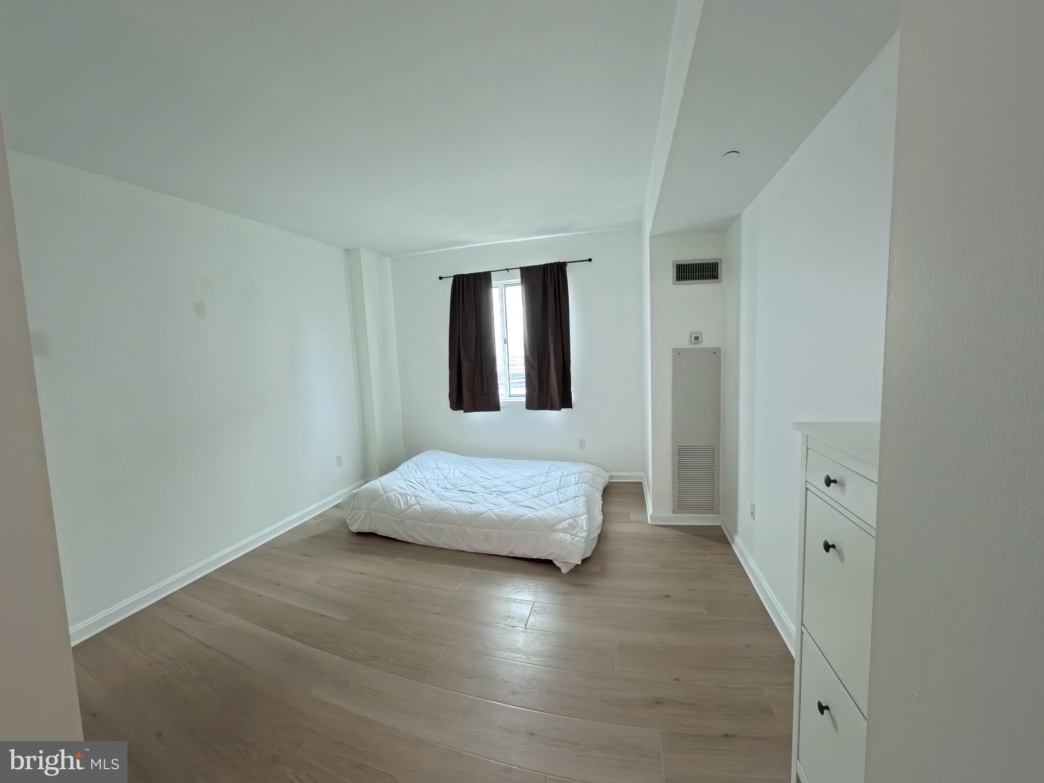 WATERFRONT SQUARE - Residential