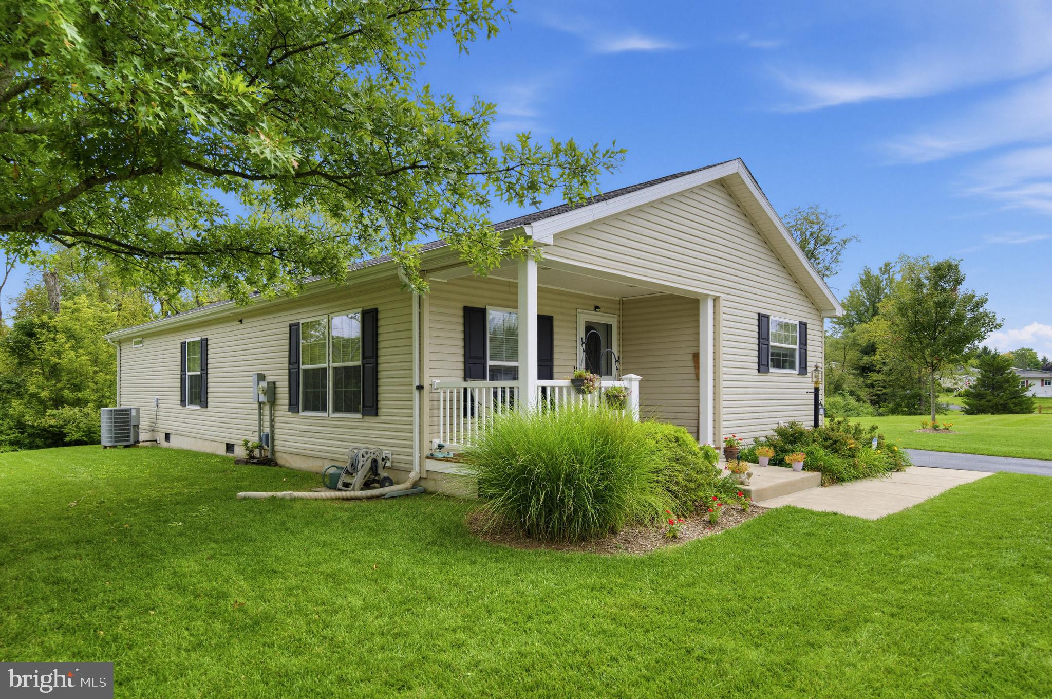 541 SPRINGHOUSE