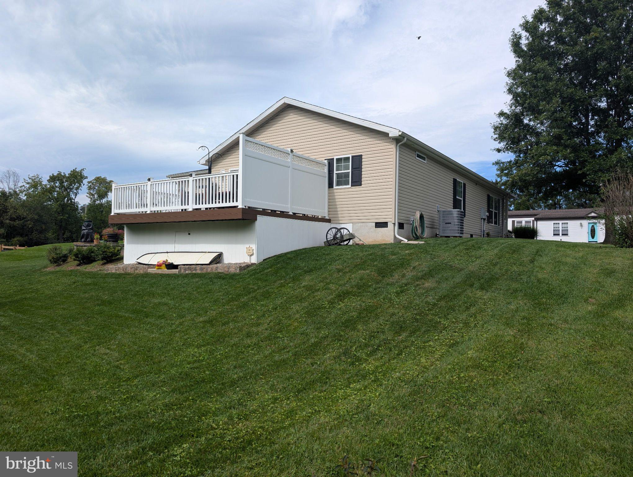 541 SPRINGHOUSE
