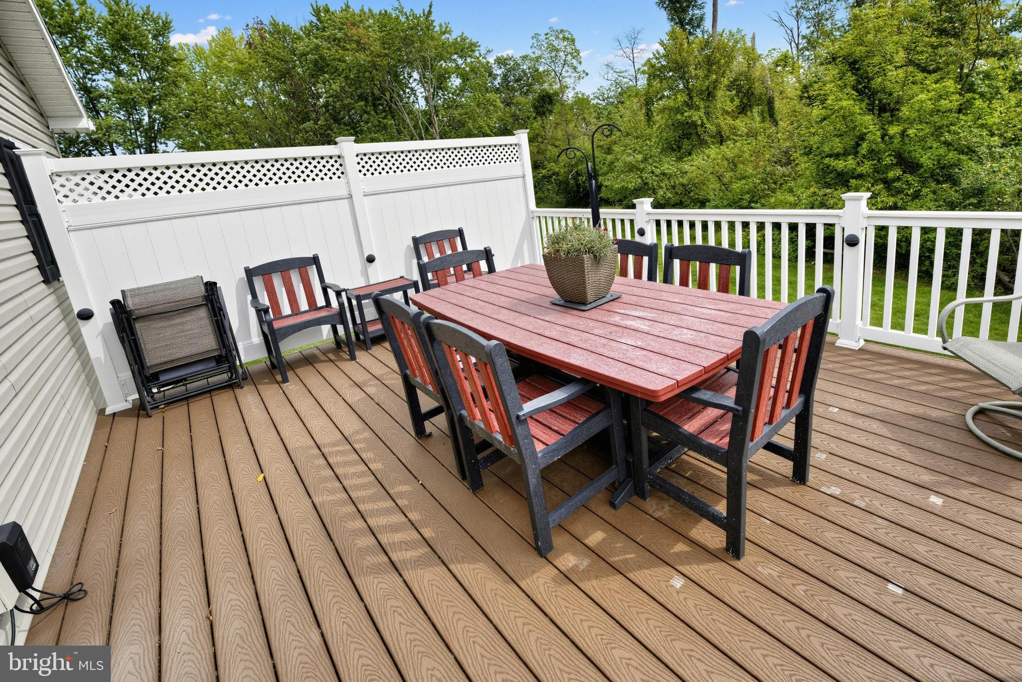 541 SPRINGHOUSE