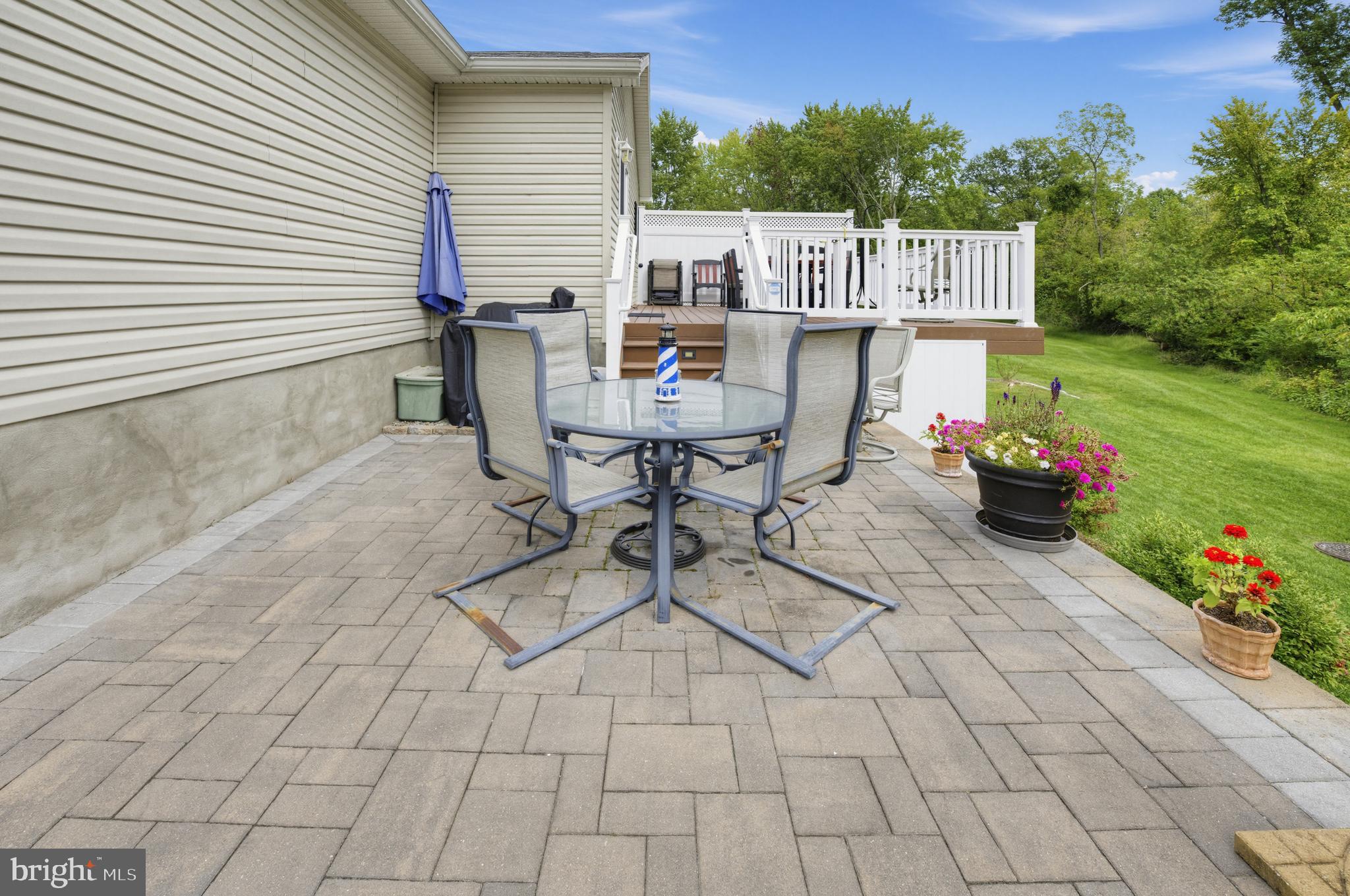 541 SPRINGHOUSE