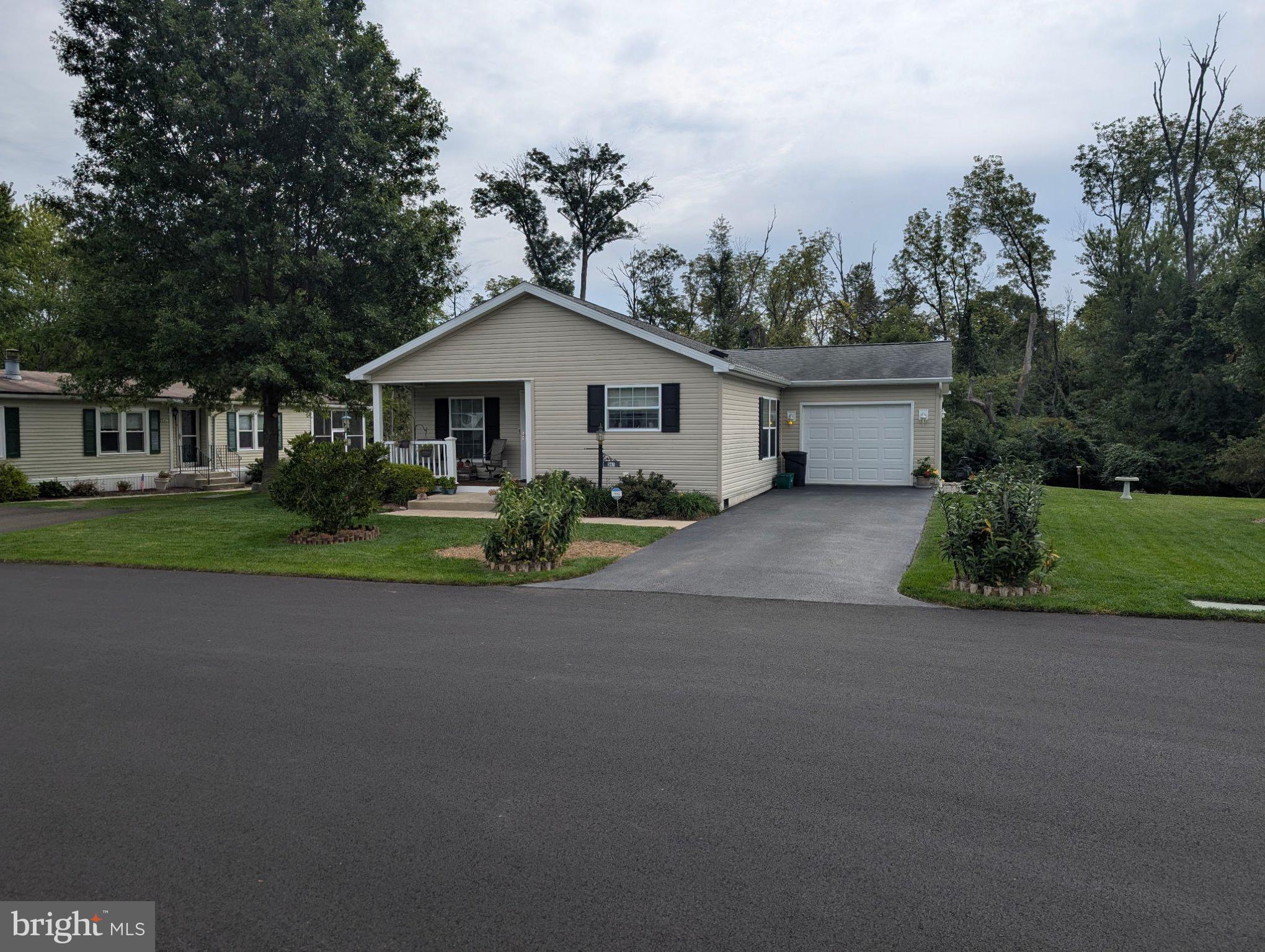 541 SPRINGHOUSE