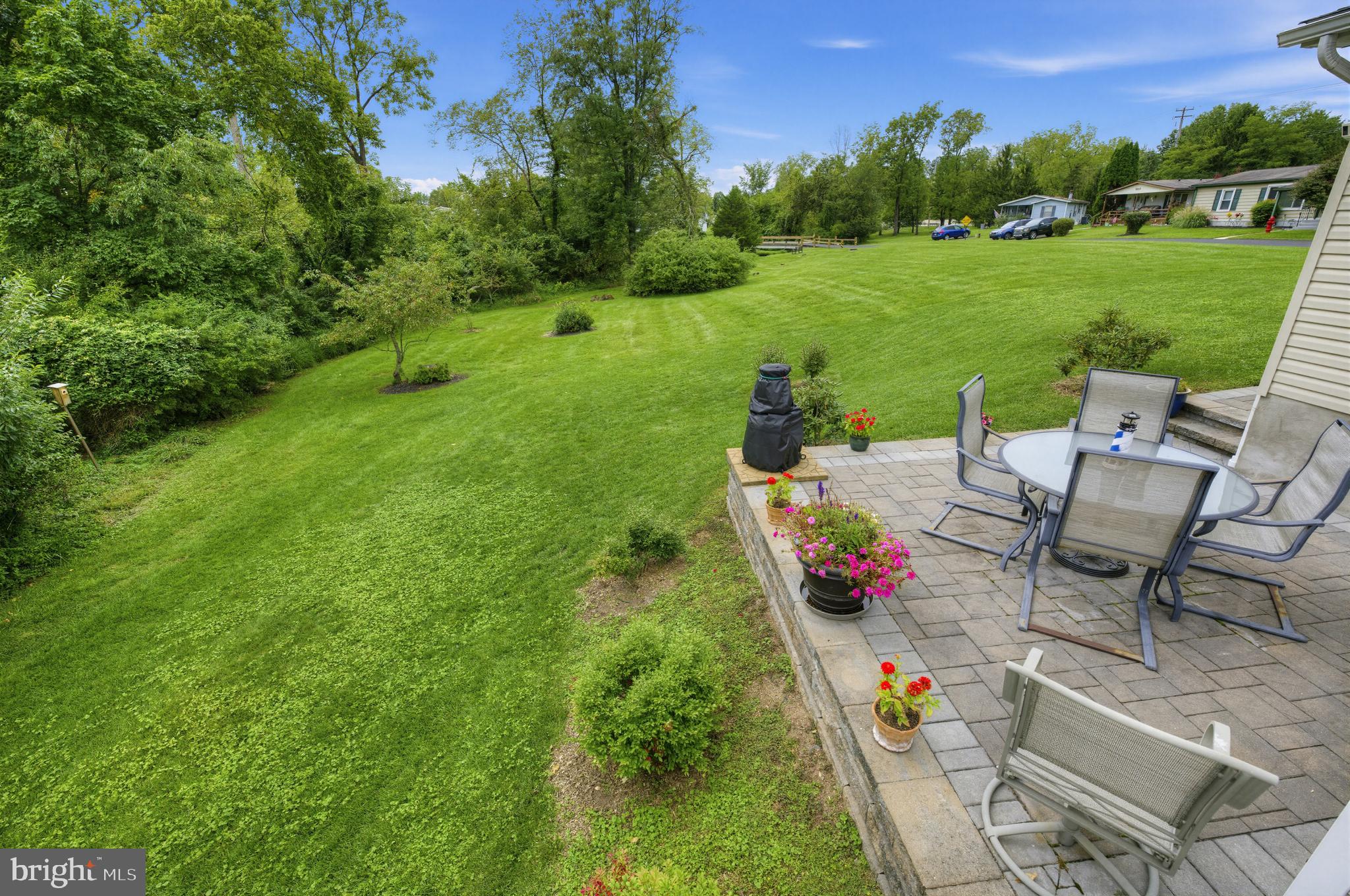 541 SPRINGHOUSE
