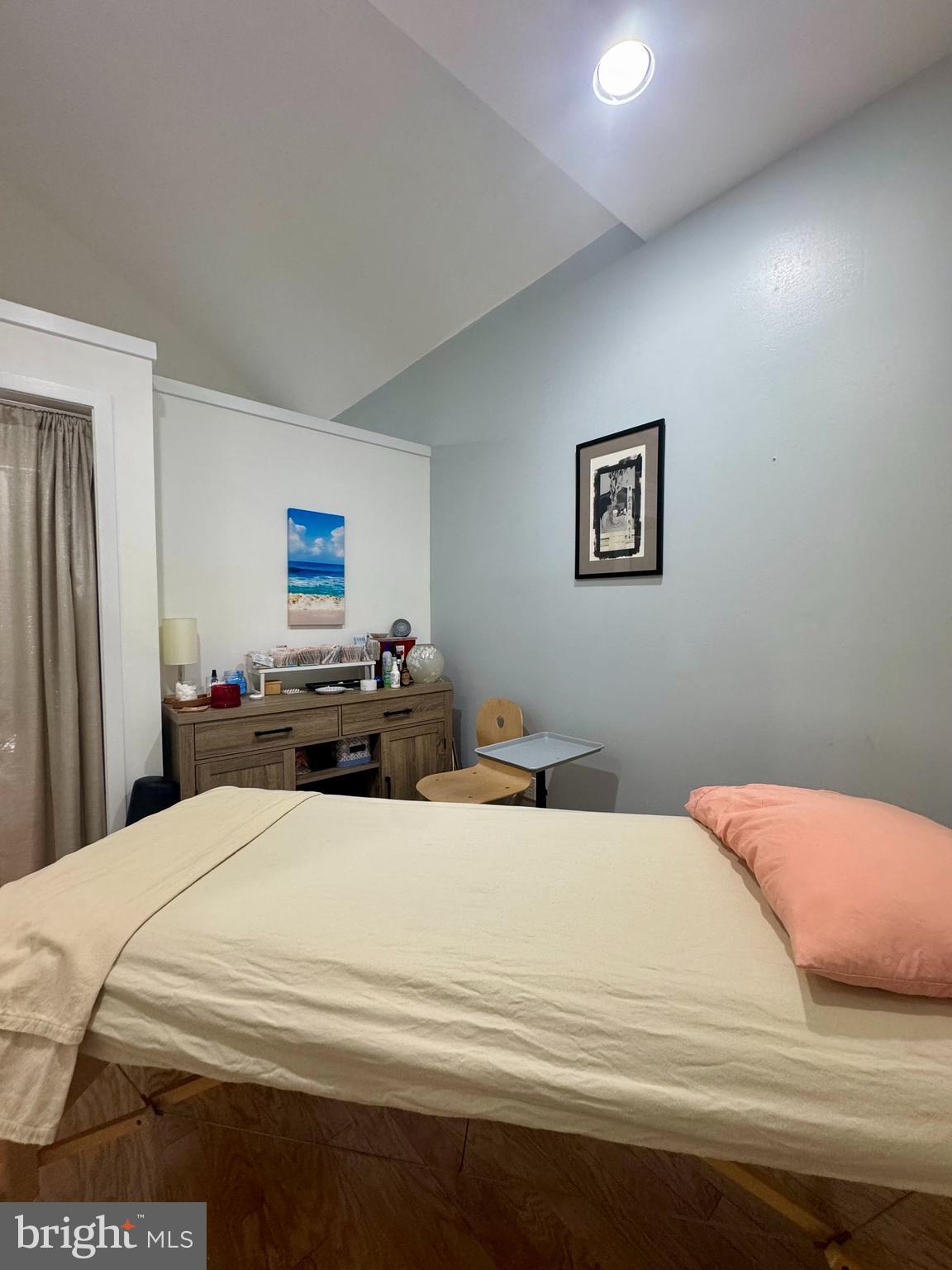 PACKER PARK - Commercial Lease