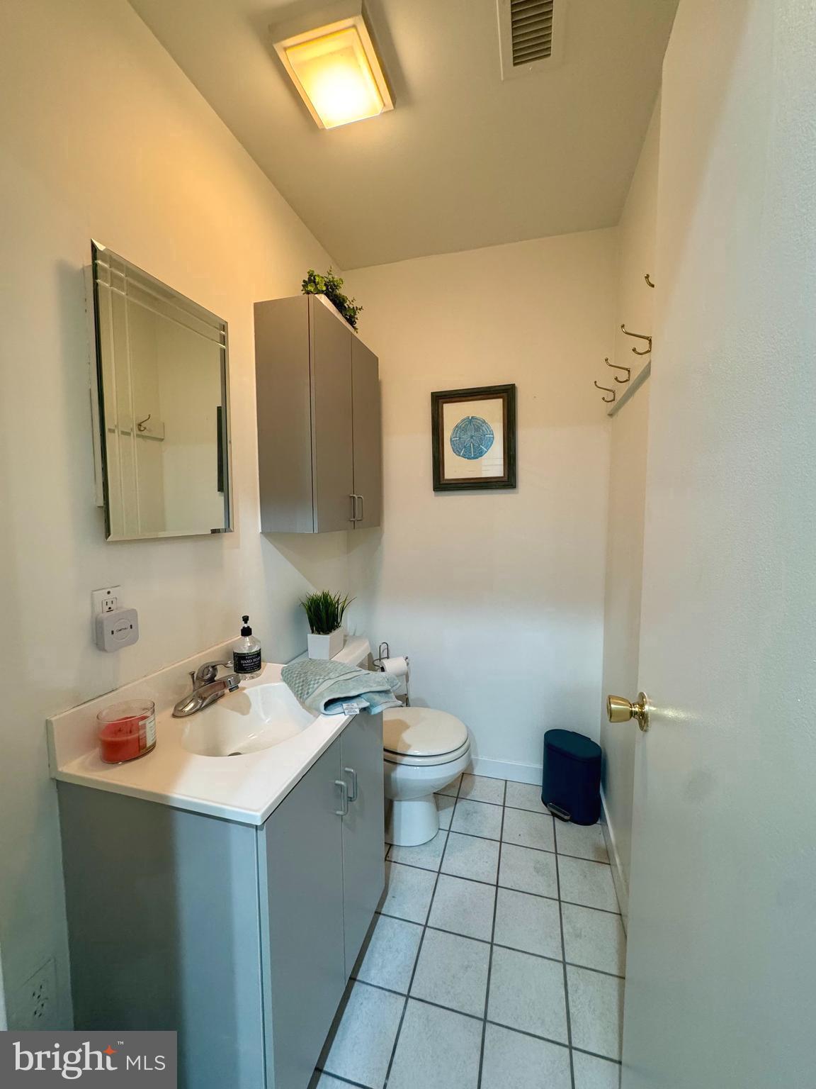 PACKER PARK - Commercial Lease