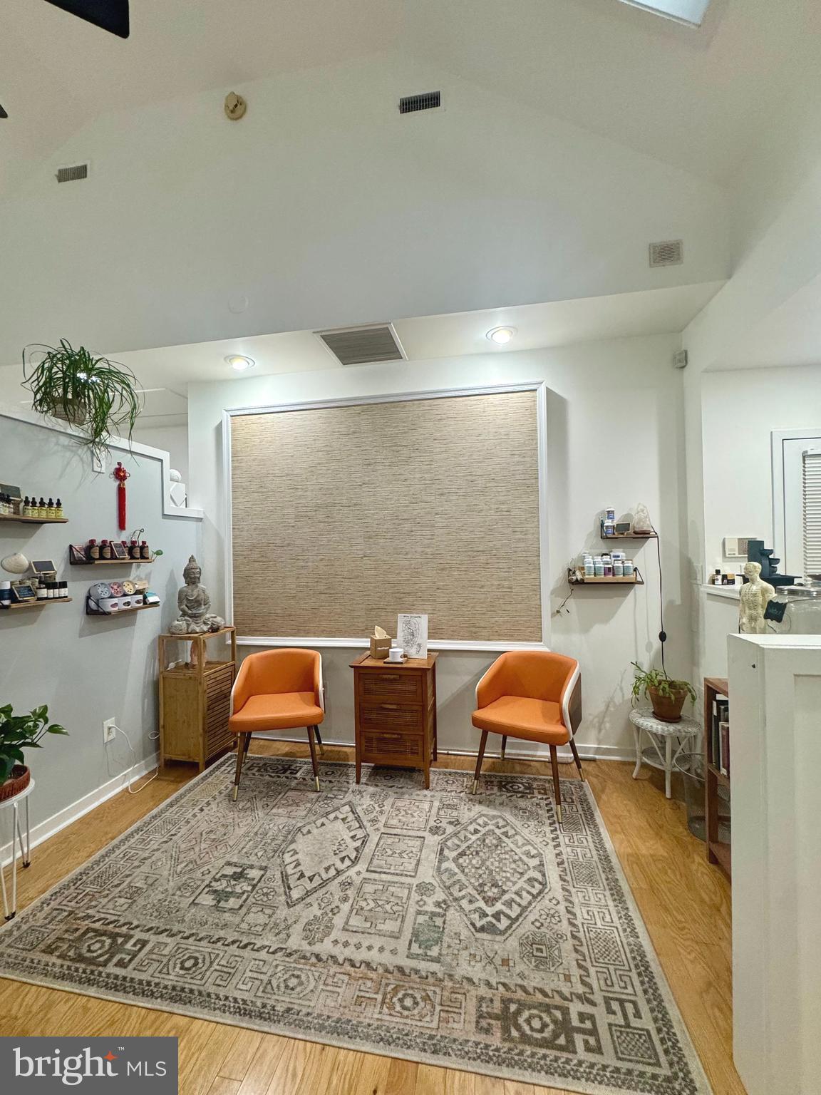 PACKER PARK - Commercial Lease