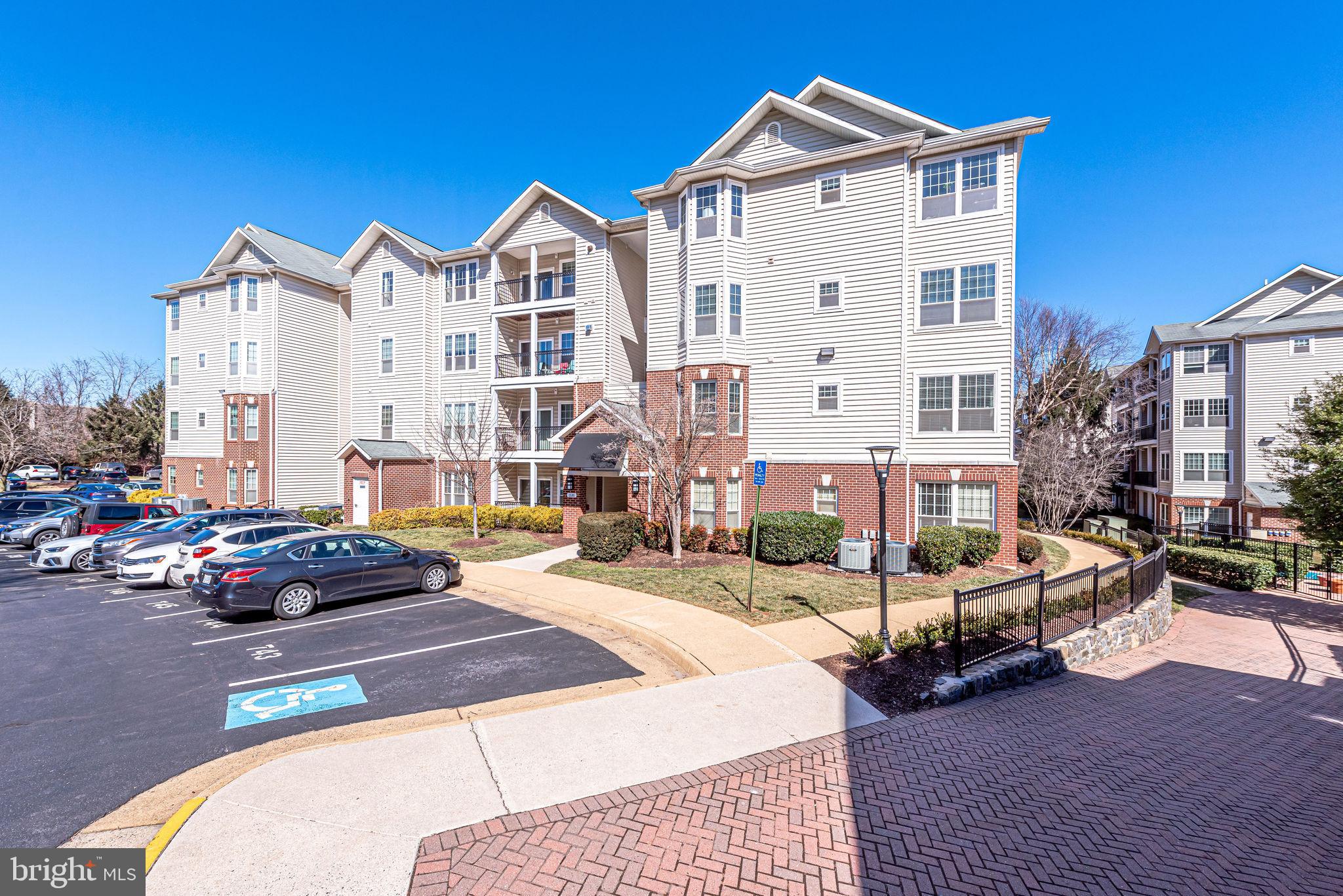 GATES OF MCLEAN - Residential Lease