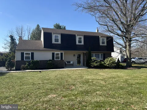 28 W Hillcrest Avenue, Chalfont, PA 18914 - MLS#: PABU2116194