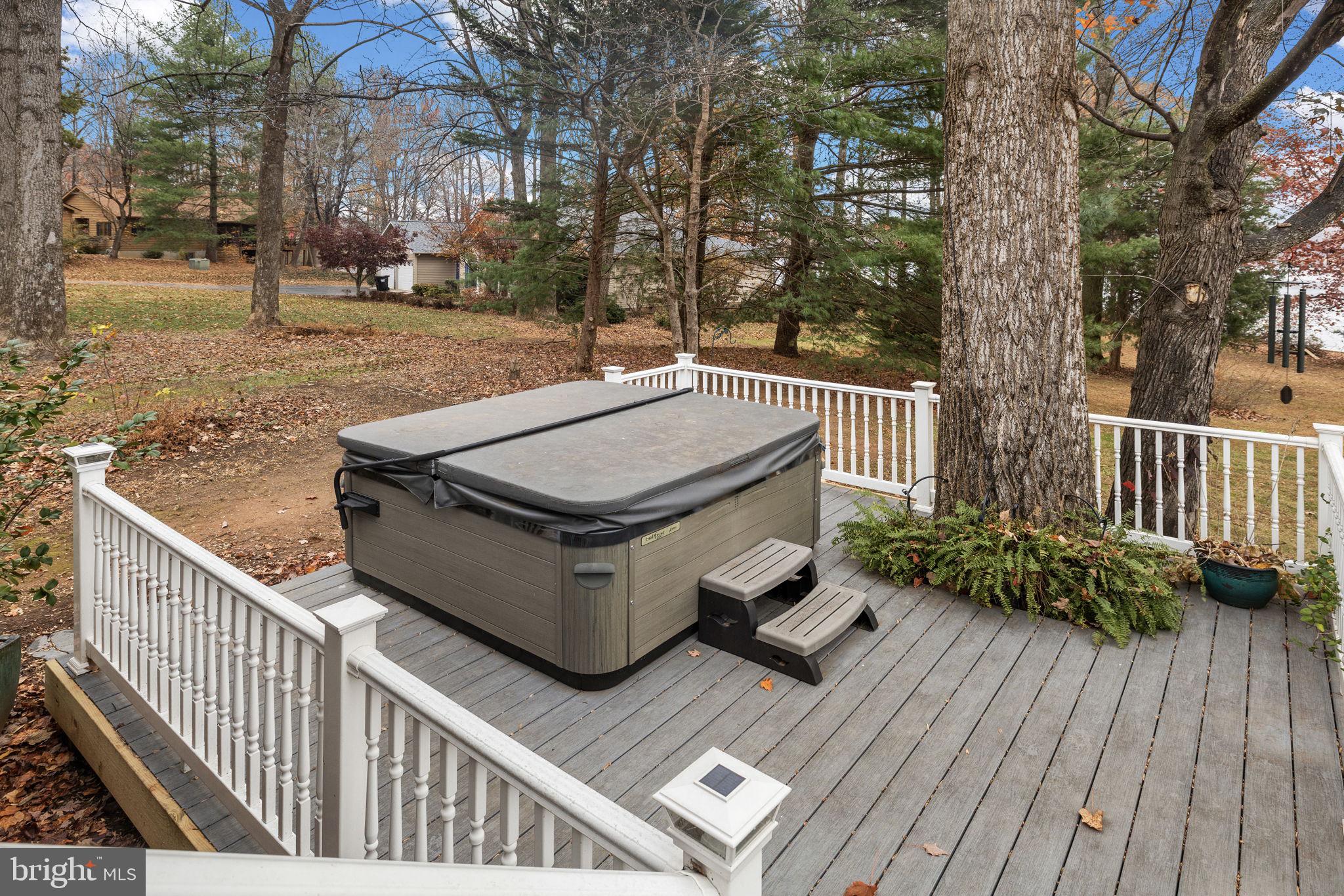 OVERTON FORK - Residential