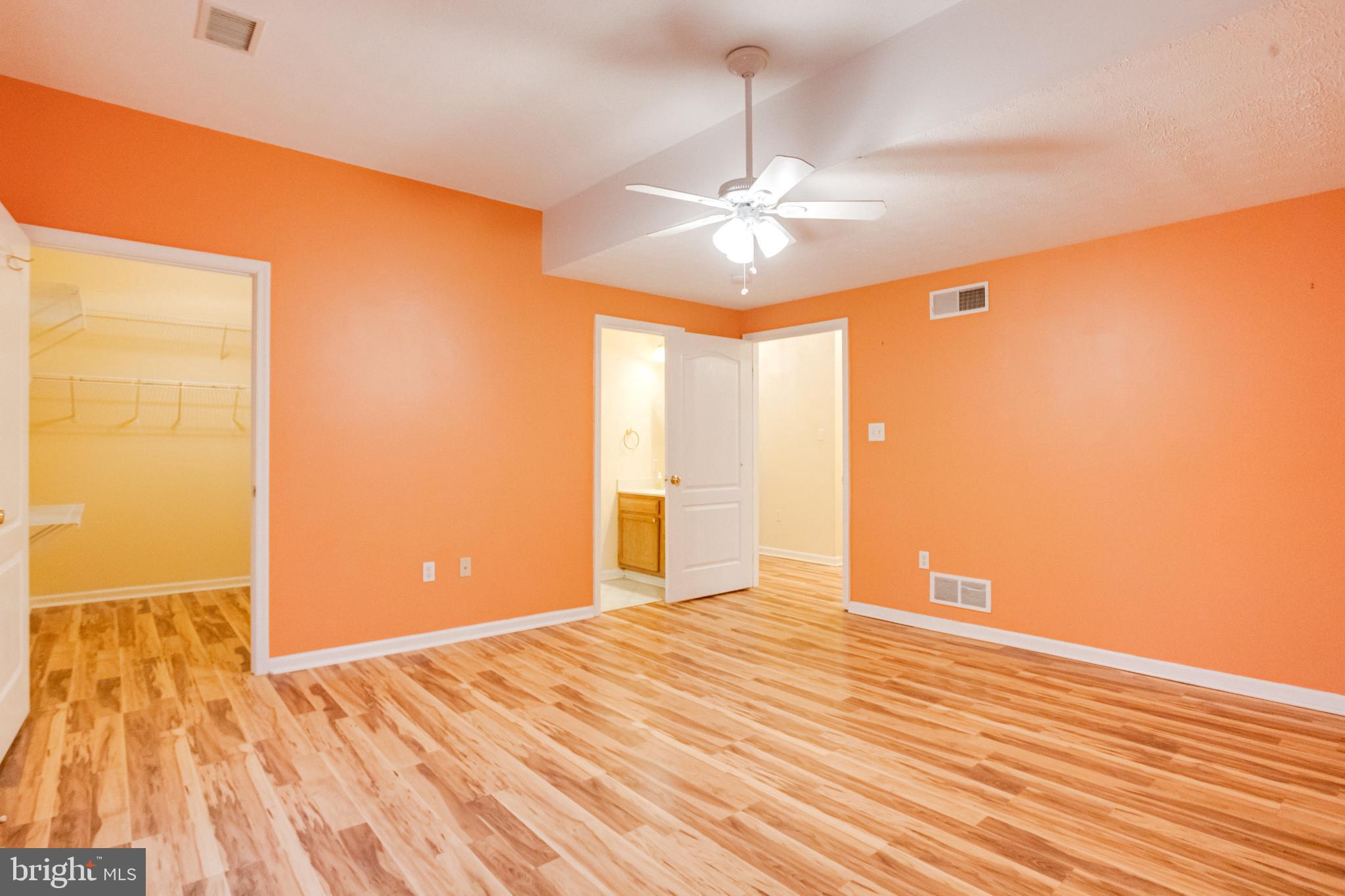 WASHINGTON WOODS - Residential