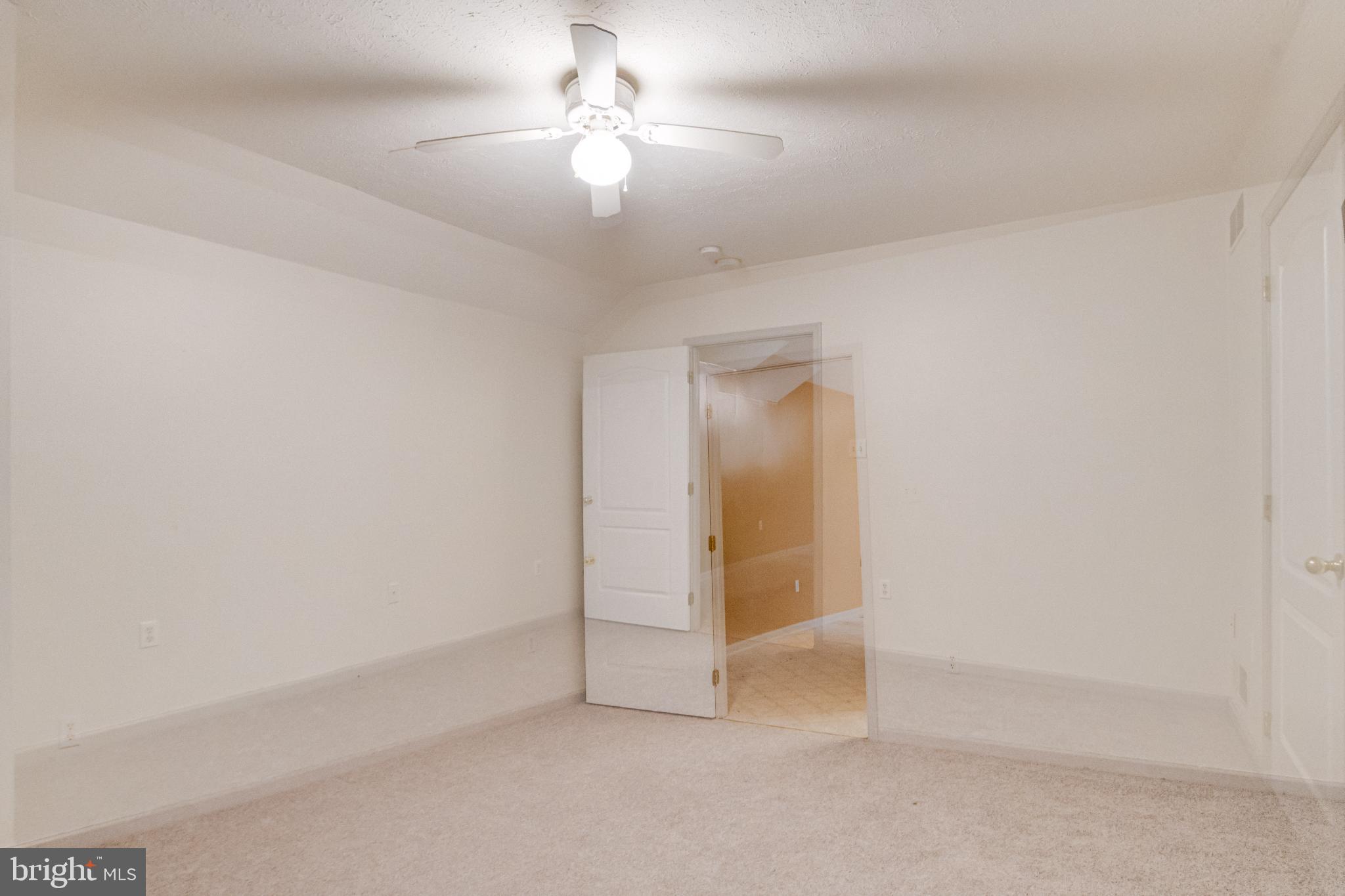 WASHINGTON WOODS - Residential