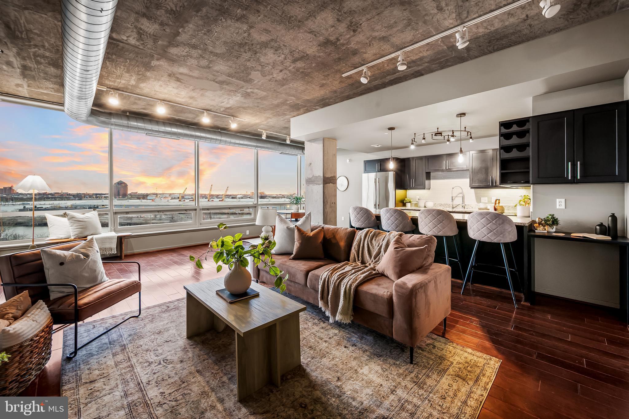 LOCUST POINT - Residential