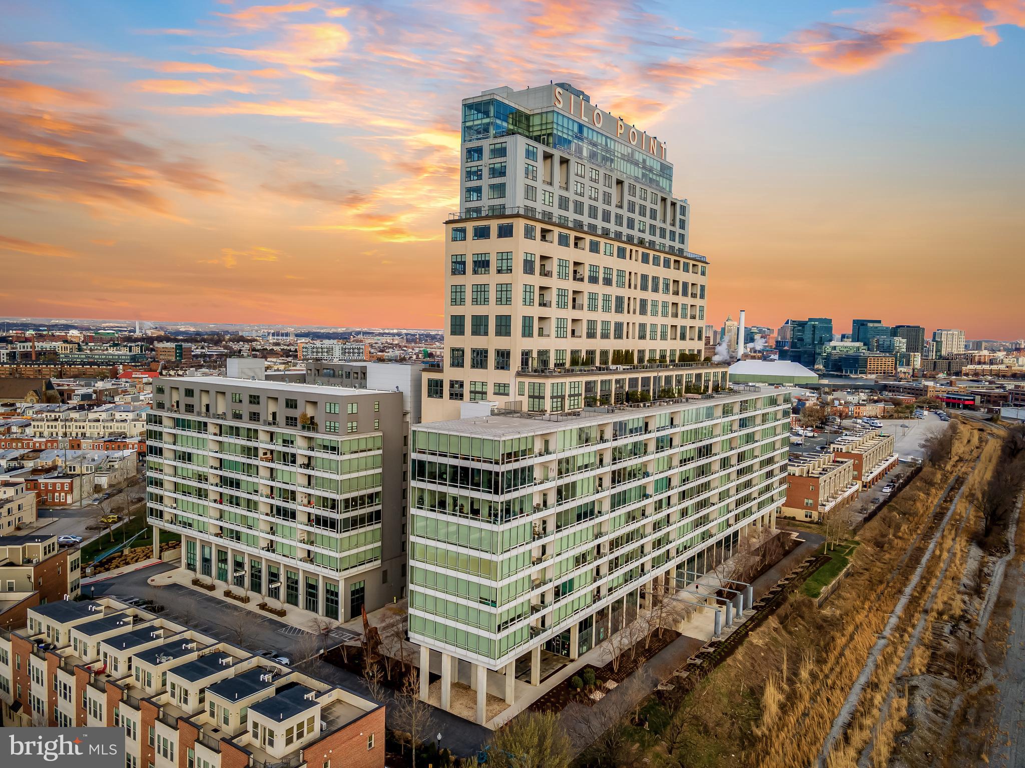 LOCUST POINT - Residential