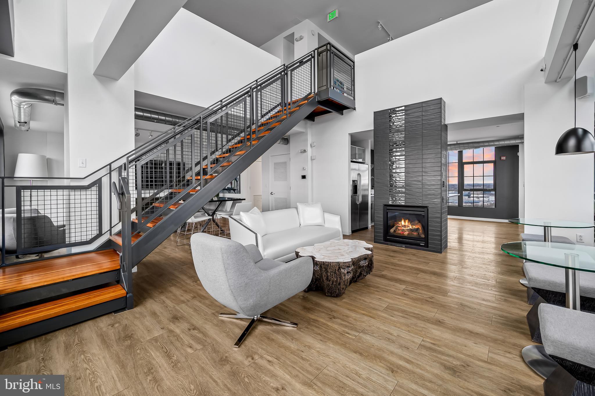 LOCUST POINT - Residential