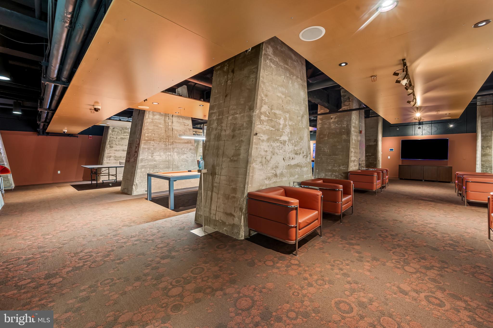 LOCUST POINT - Residential