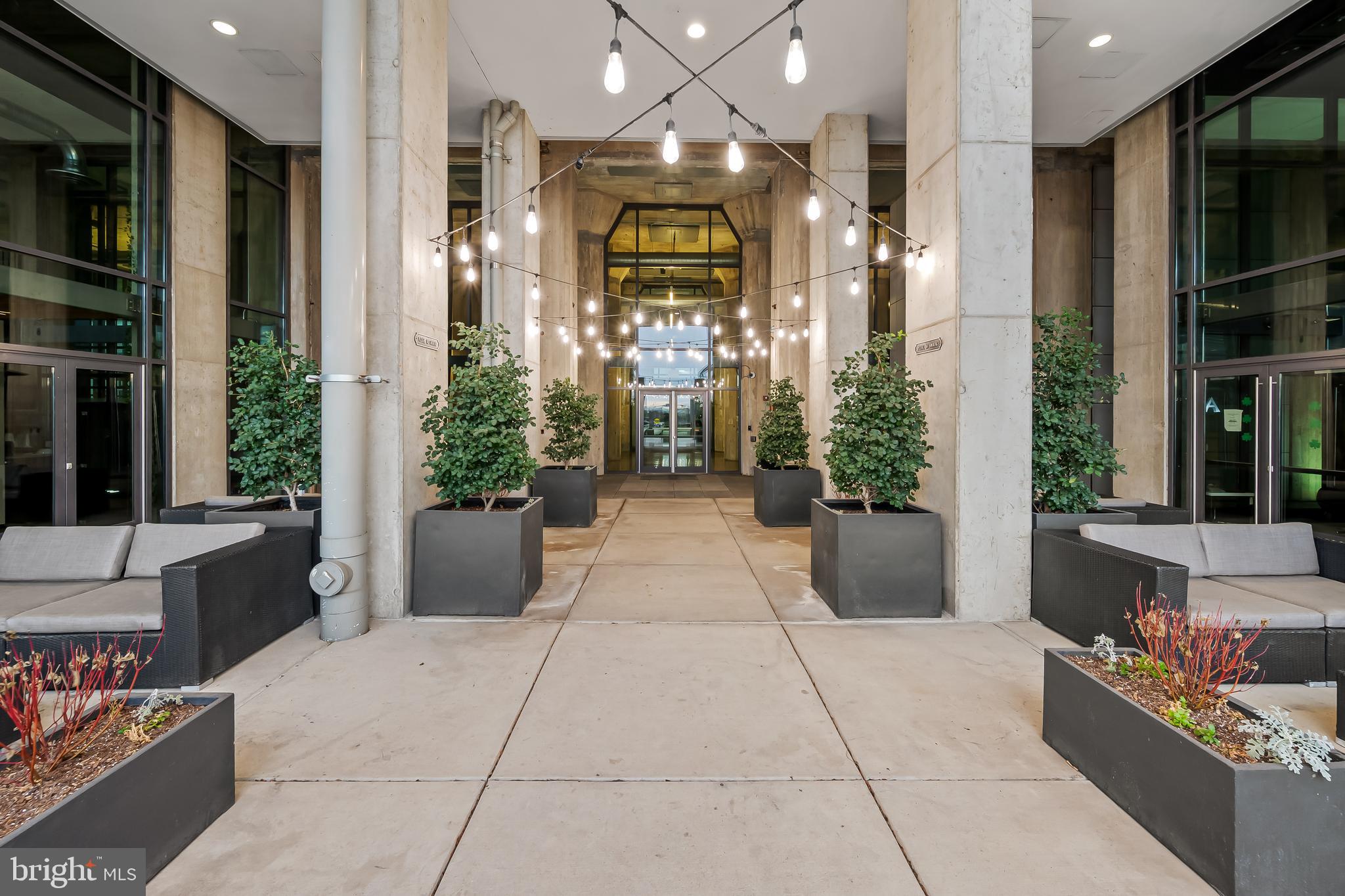 LOCUST POINT - Residential