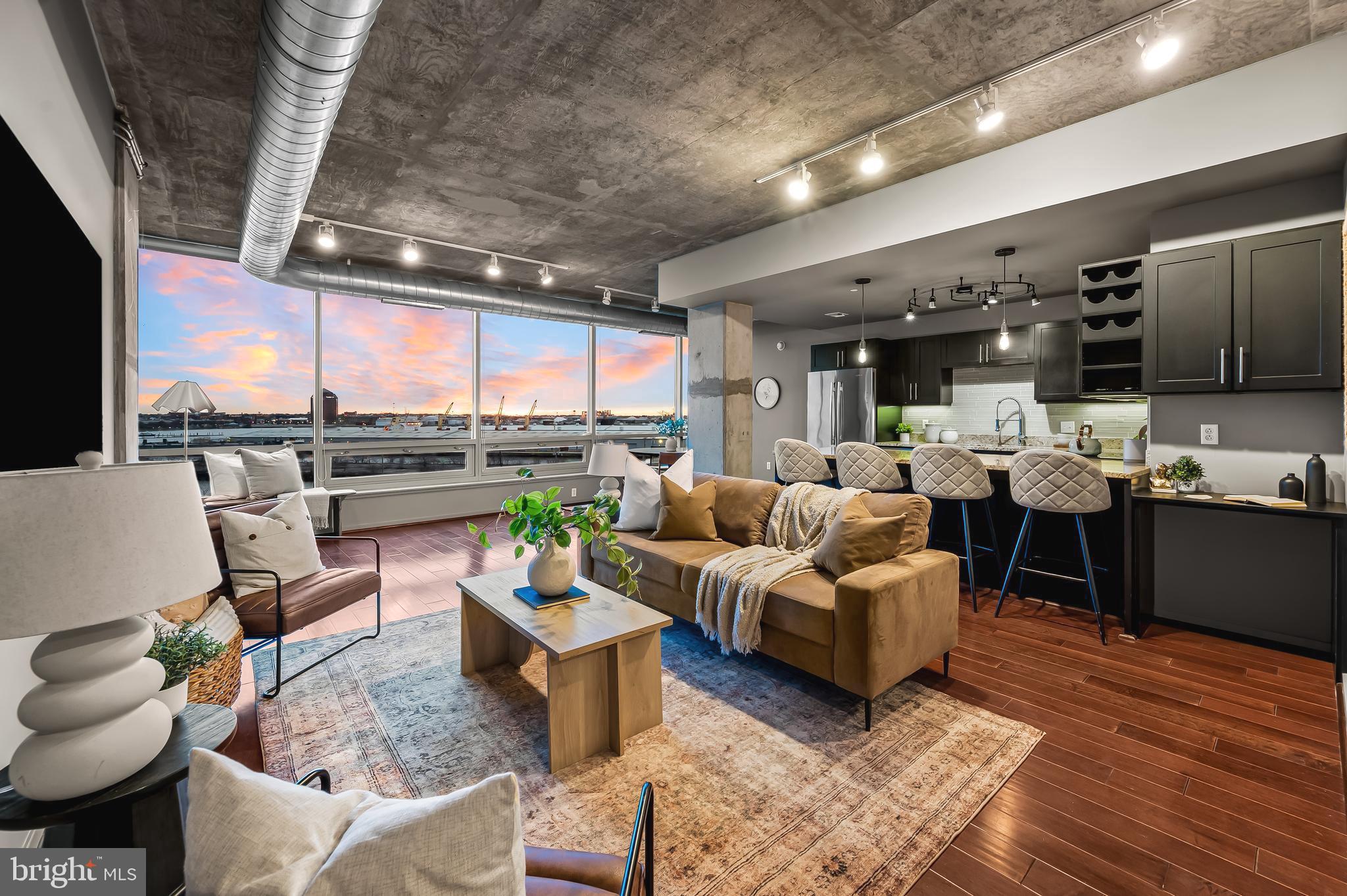 LOCUST POINT - Residential