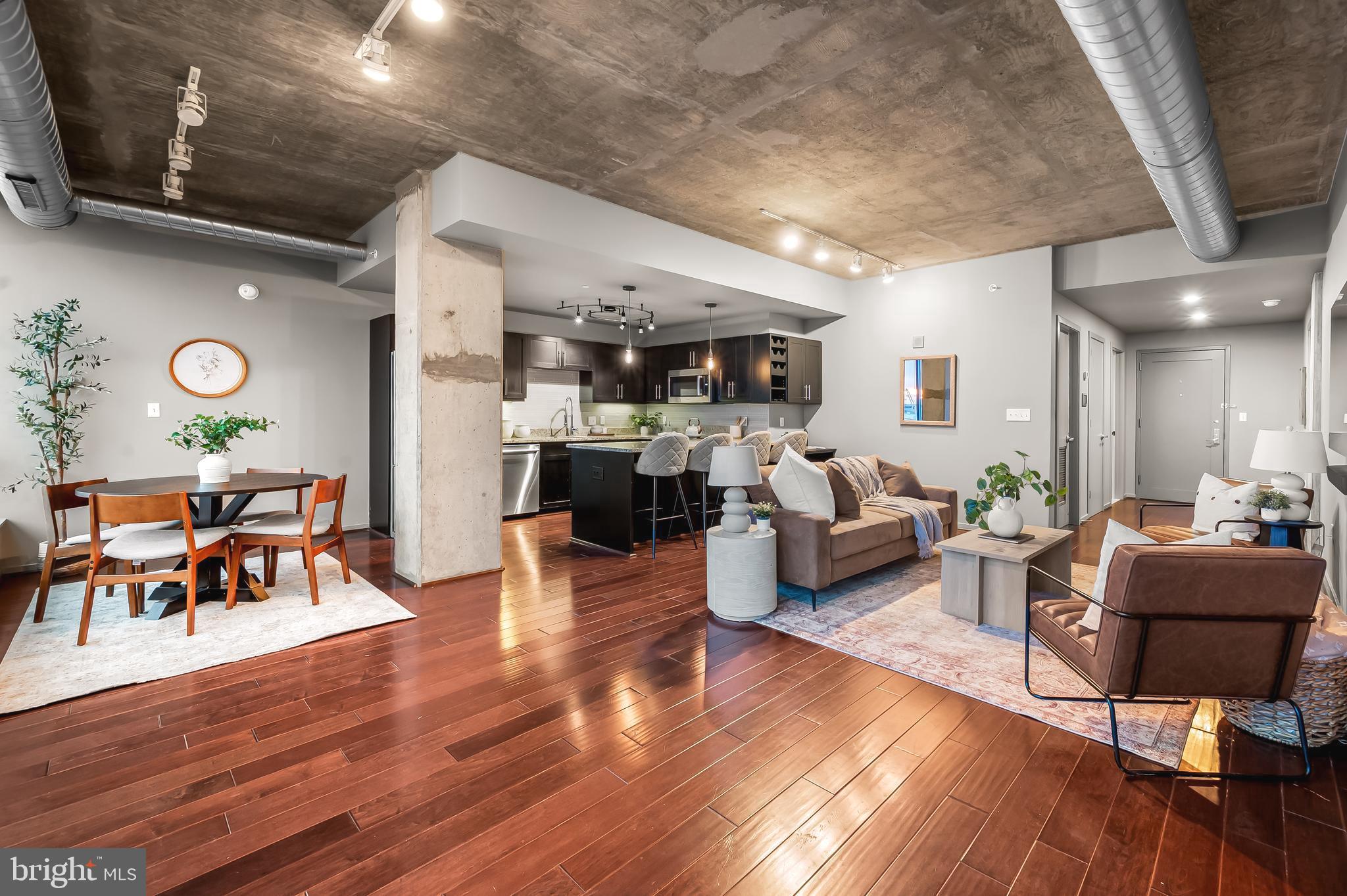 LOCUST POINT - Residential