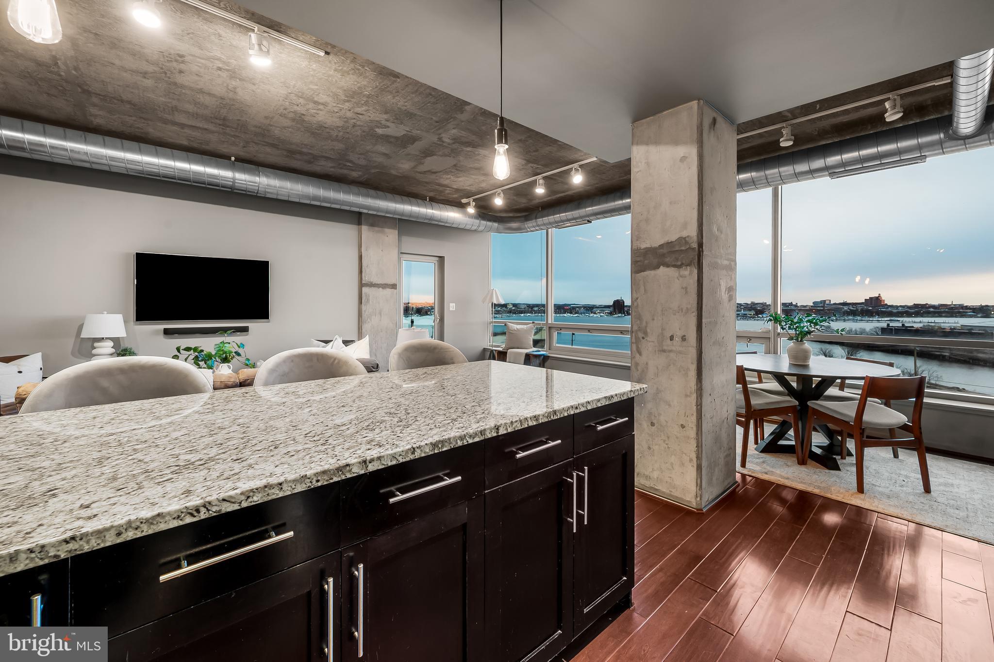 LOCUST POINT - Residential