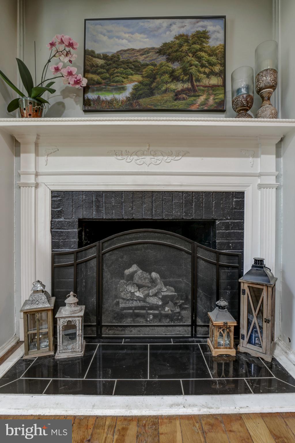 5818 CARLYLE