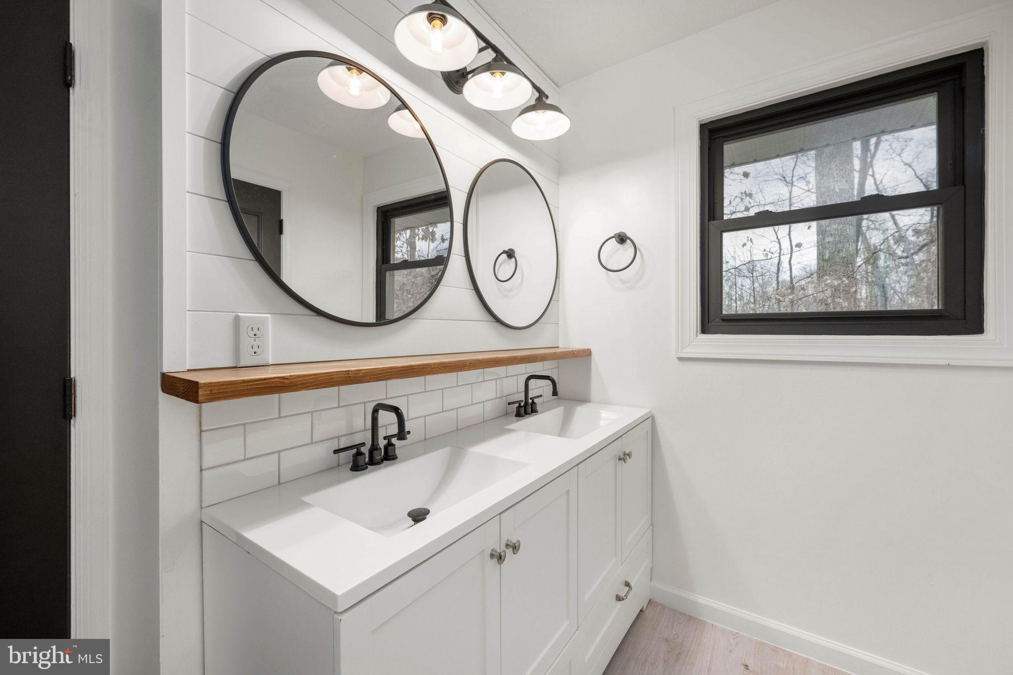 LAKE OF THE WOODS - Residential