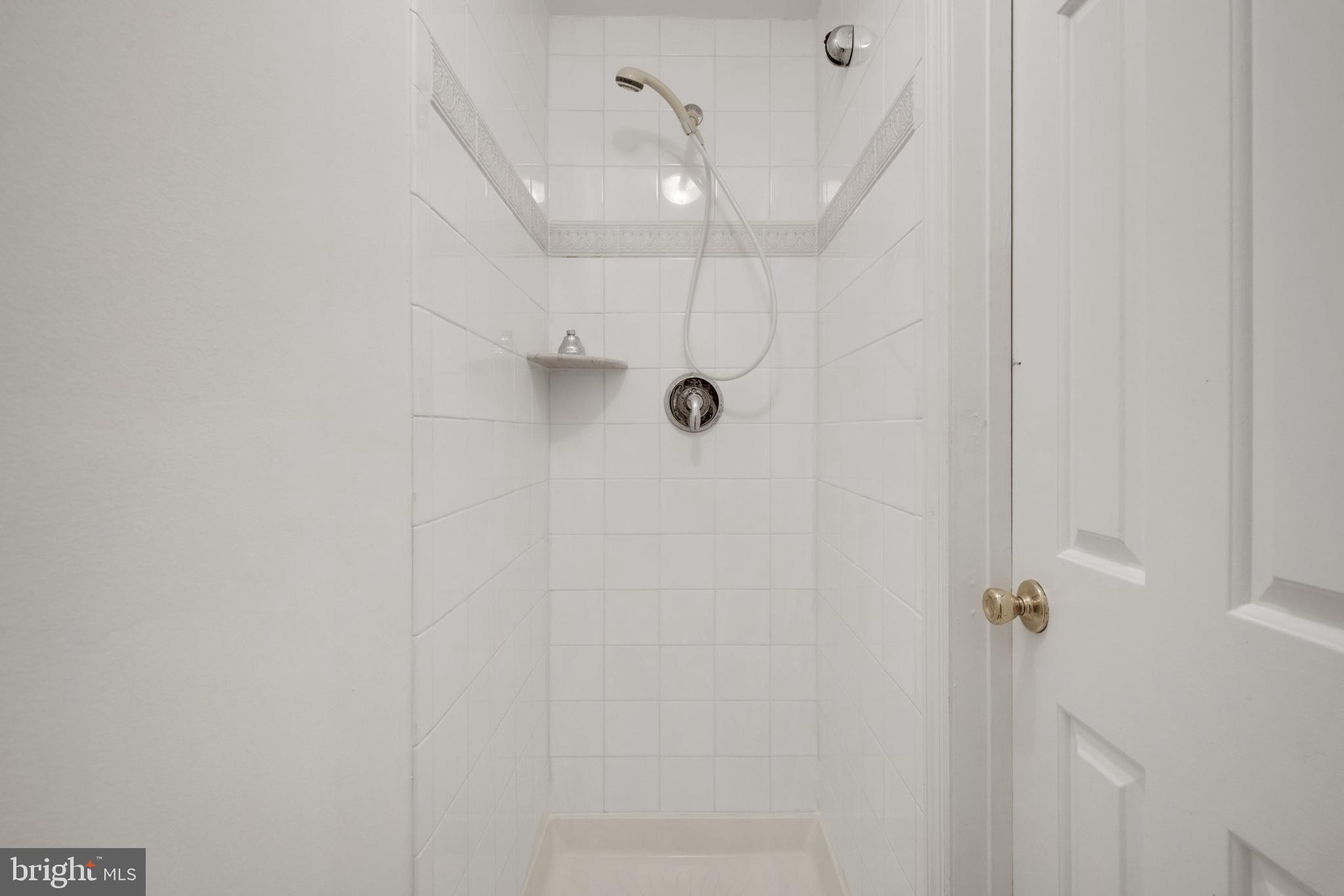 ADAMS WALK - Residential