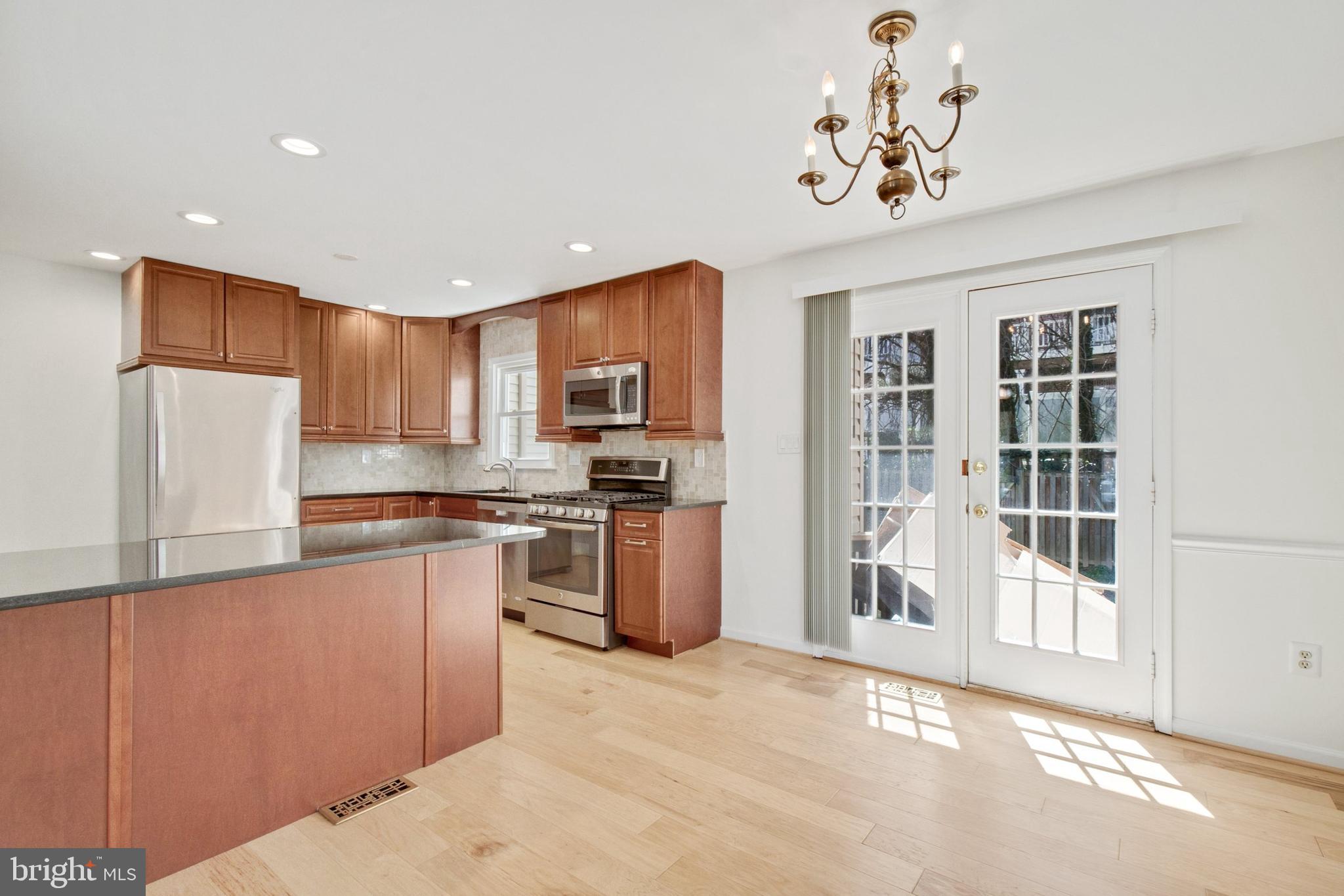 ADAMS WALK - Residential