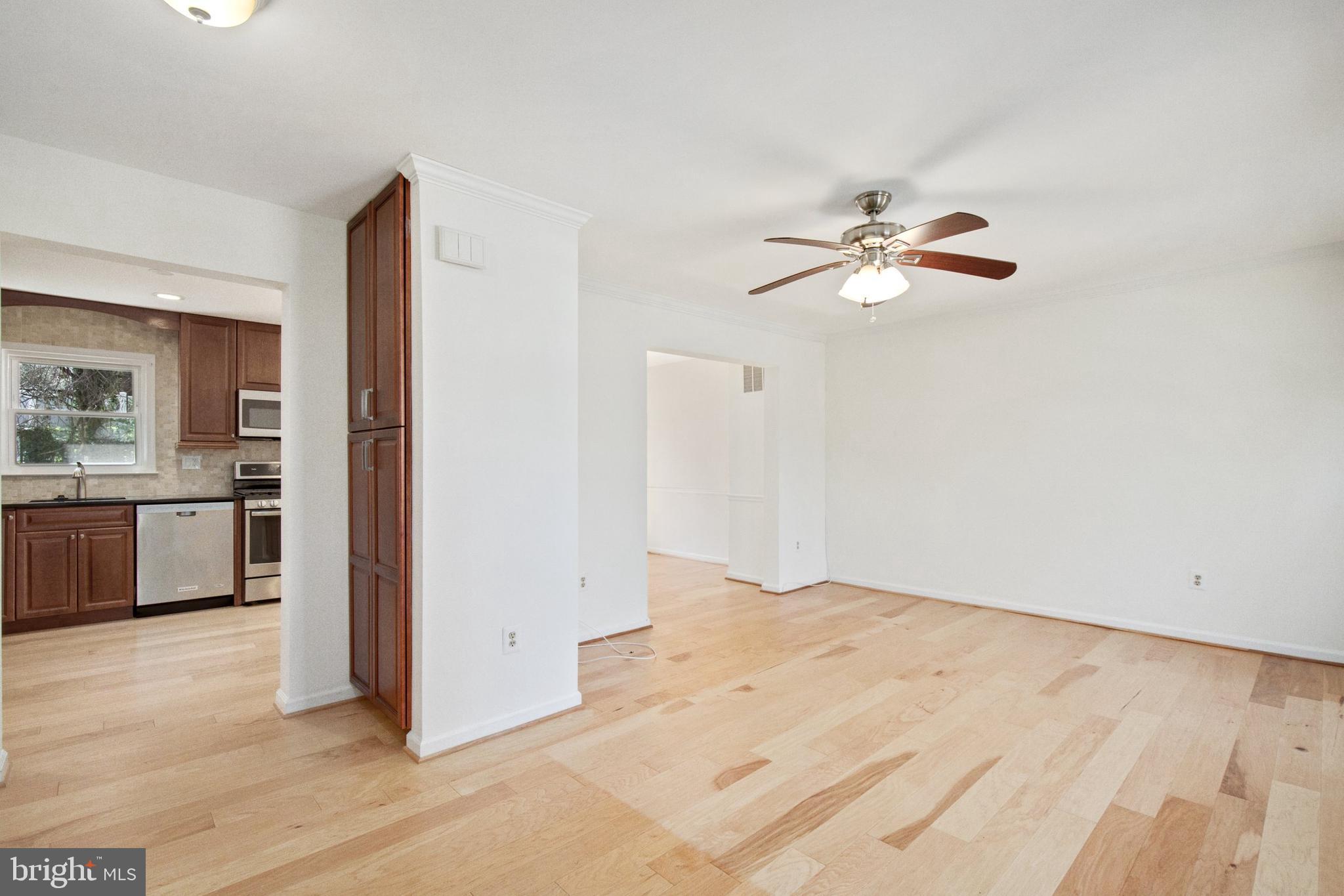 ADAMS WALK - Residential