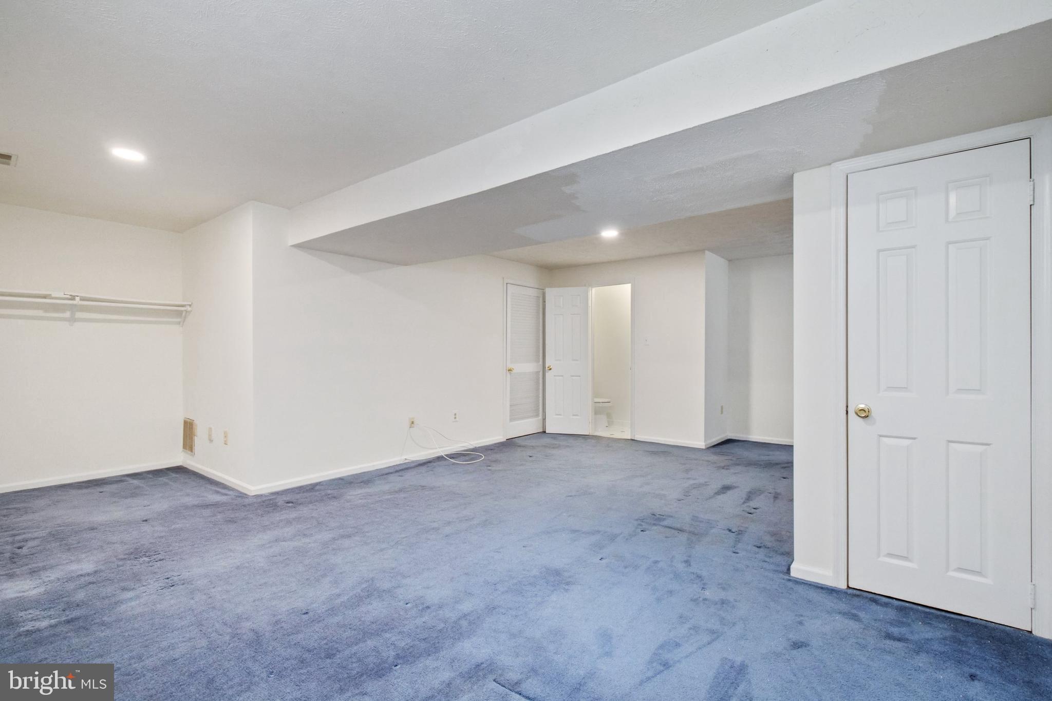 ADAMS WALK - Residential