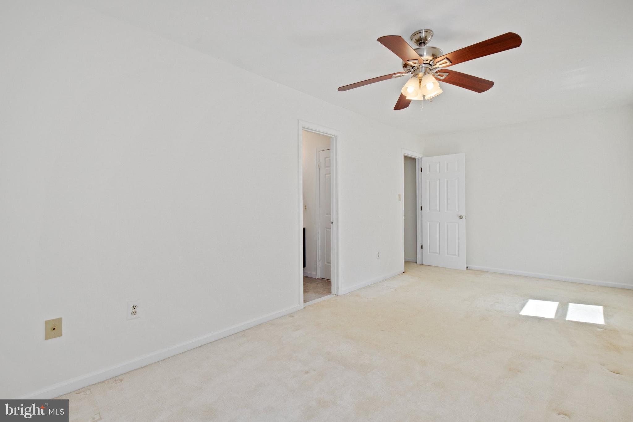 ADAMS WALK - Residential