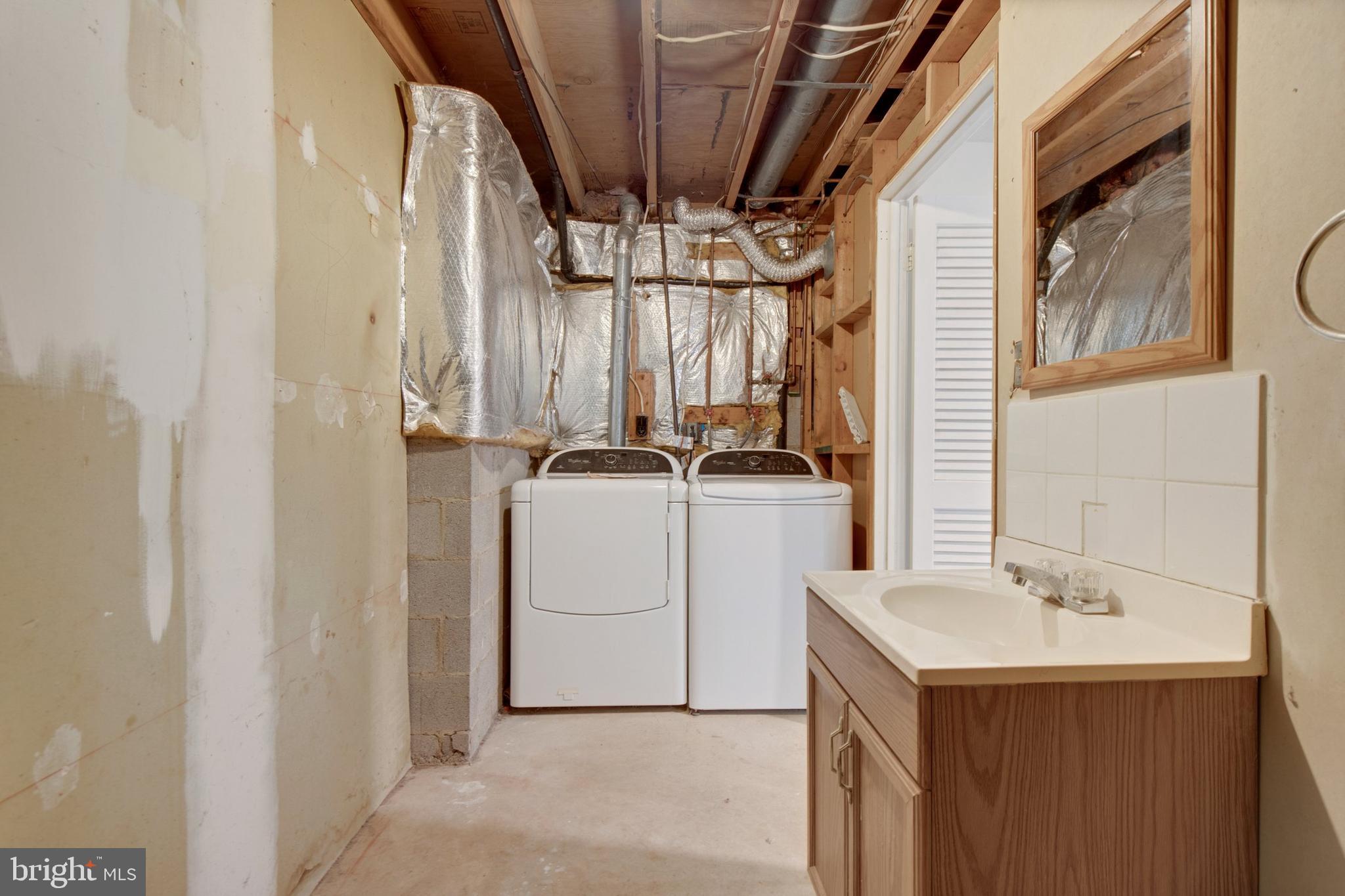 ADAMS WALK - Residential