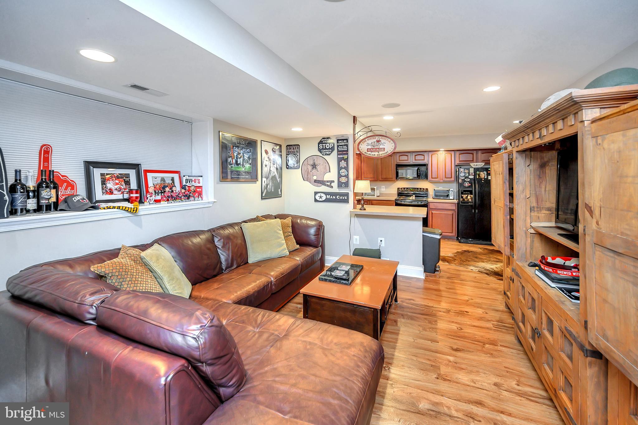 PLEASANT VILLAGE - Residential