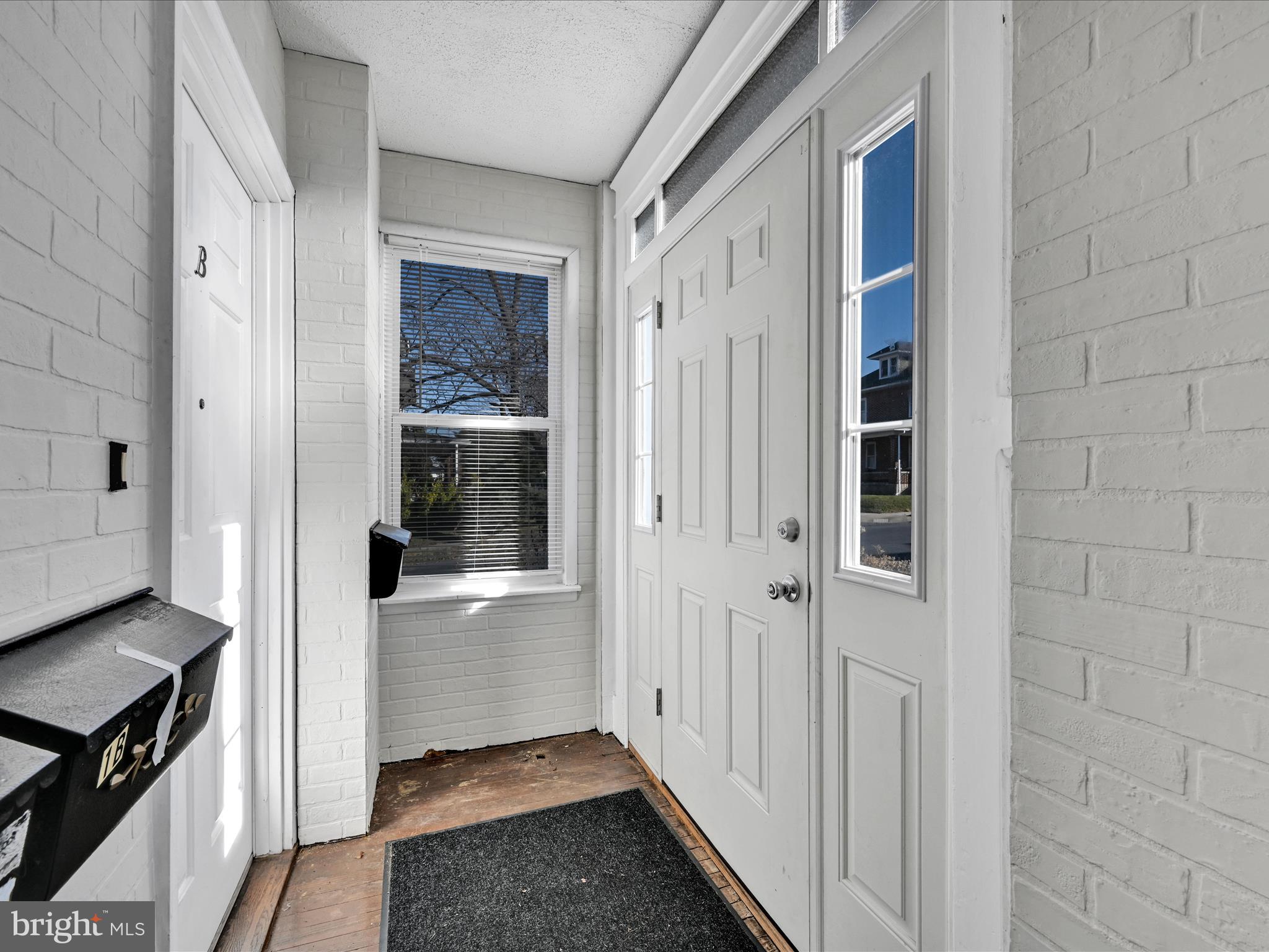 201 W GRANADA AVENUE