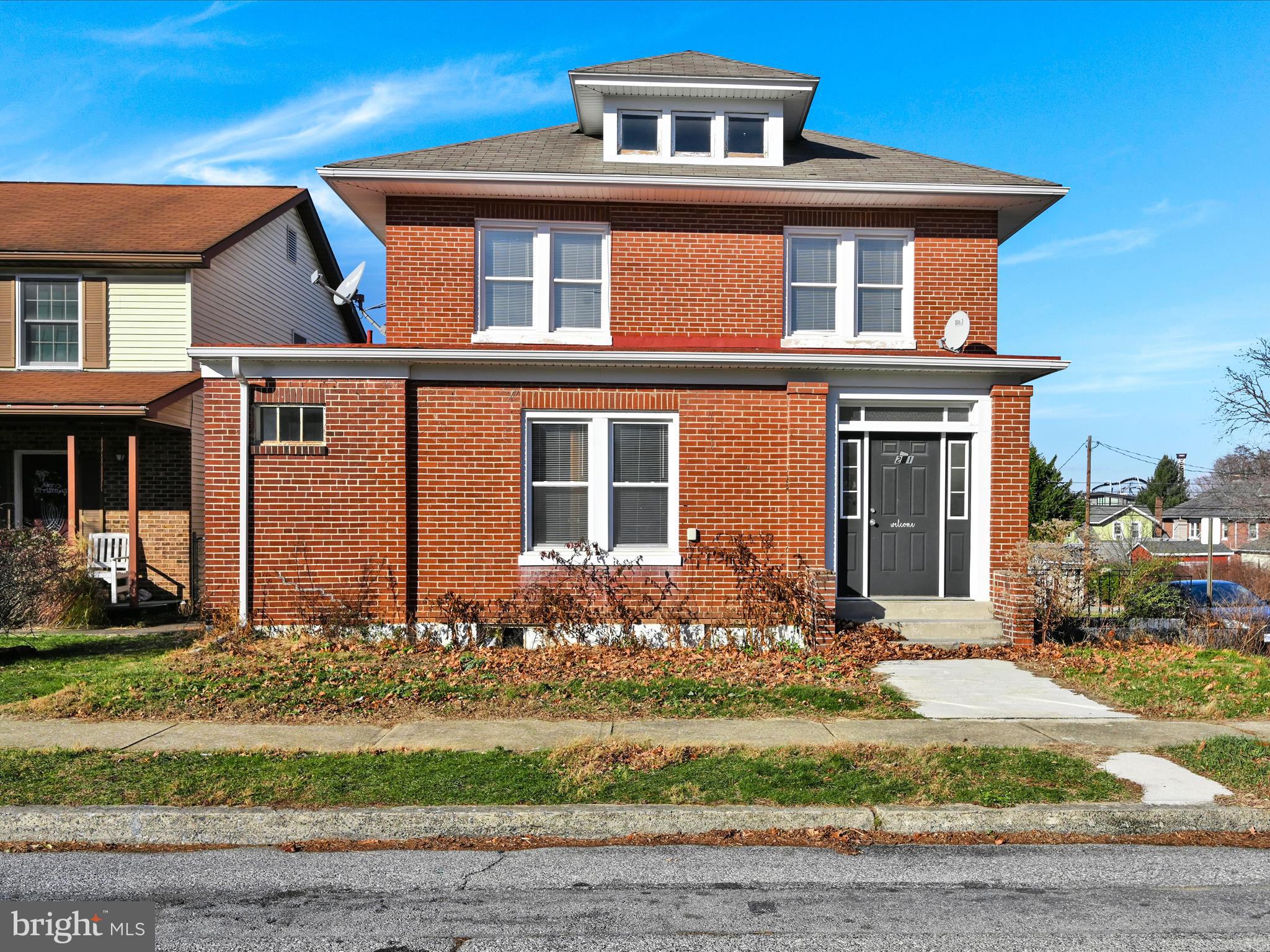 201 W GRANADA AVENUE