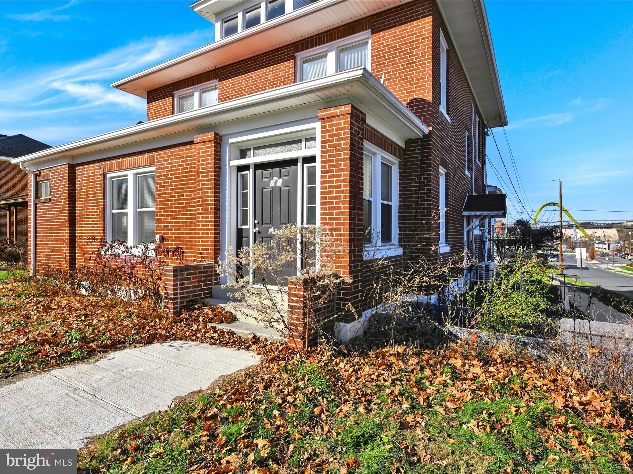 201 W GRANADA AVENUE
