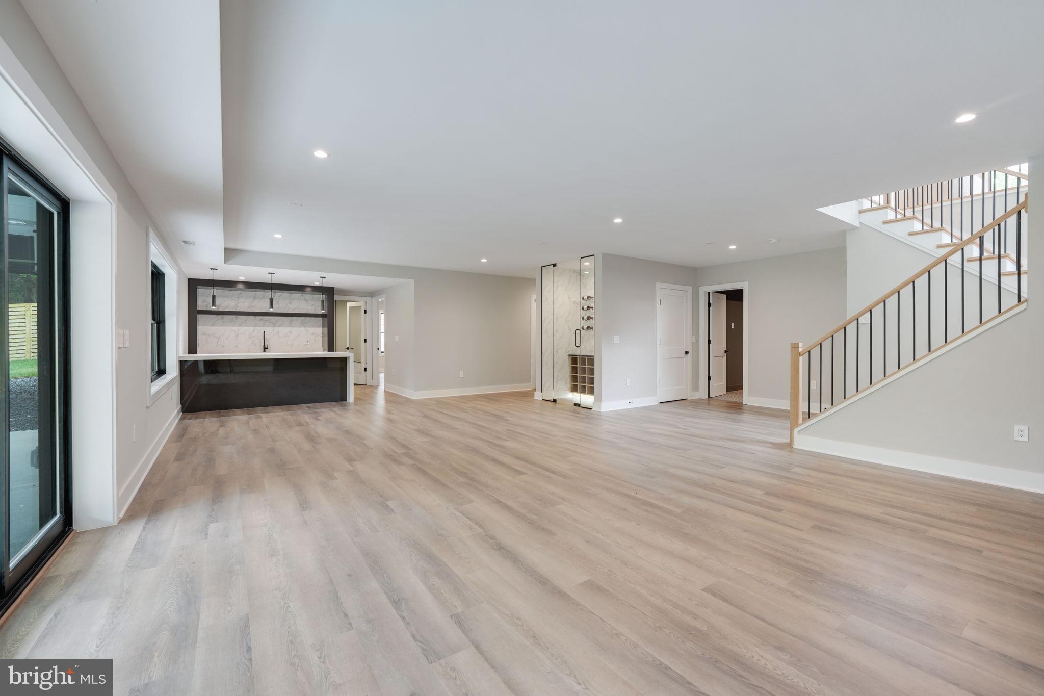 WESTBRIAR COUNTRY CLUB MANOR - Residential