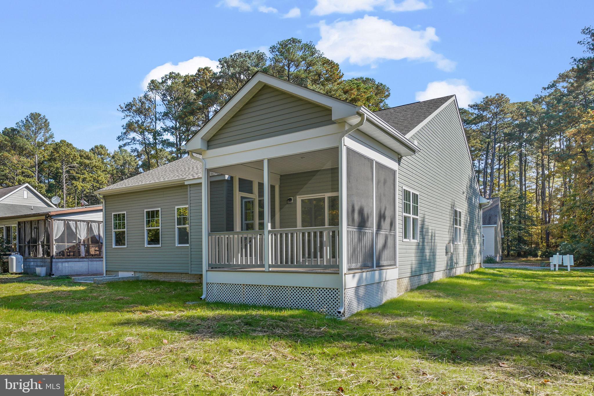 CAPTAIN'S COVE - Residential