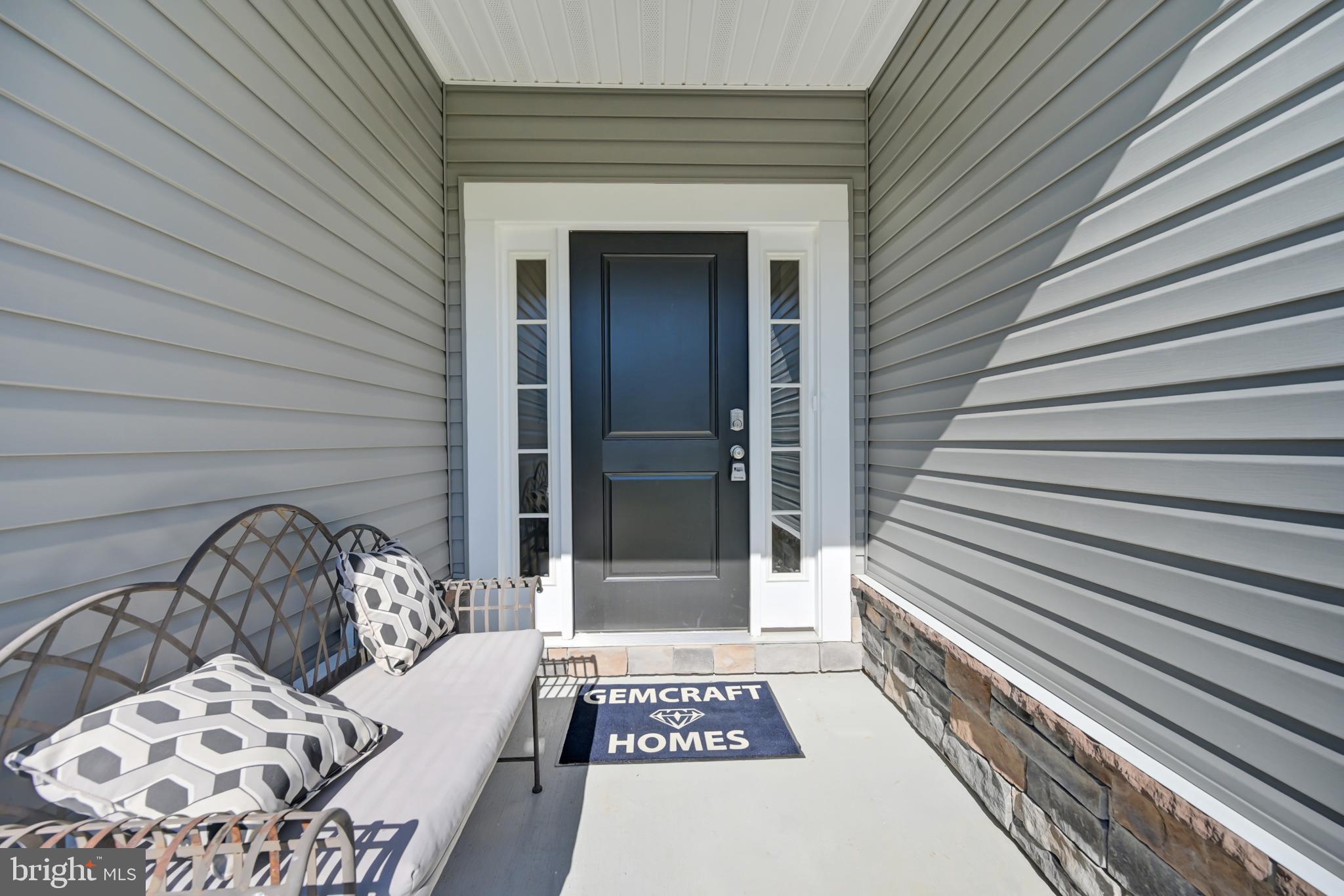 CAPTAIN'S COVE - Residential