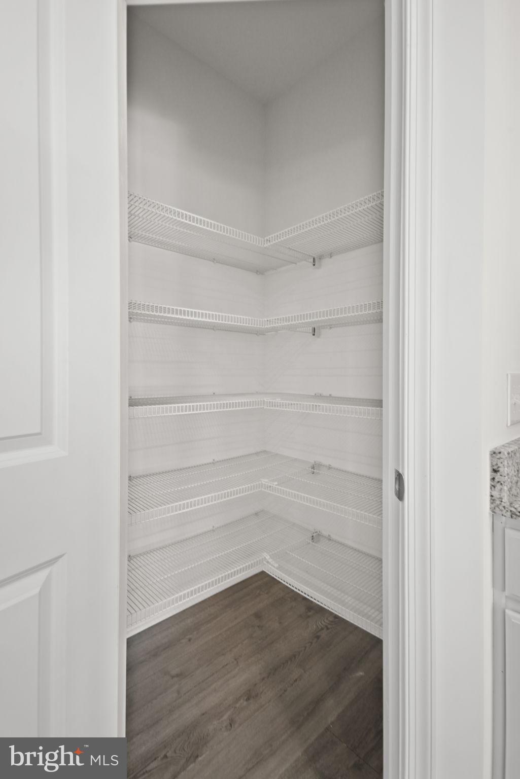 CAPTAIN'S COVE - Residential