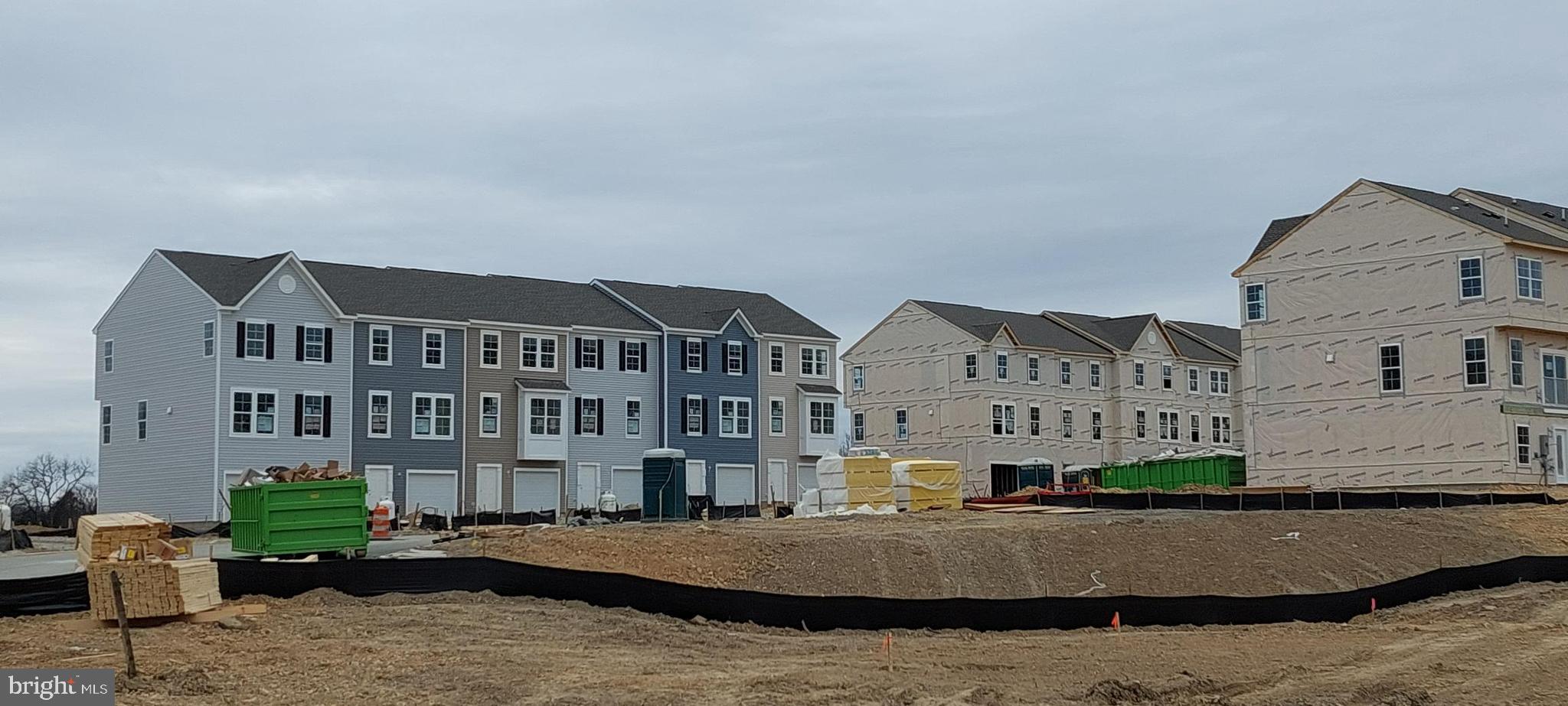 SENSENY VILLAGE - Residential