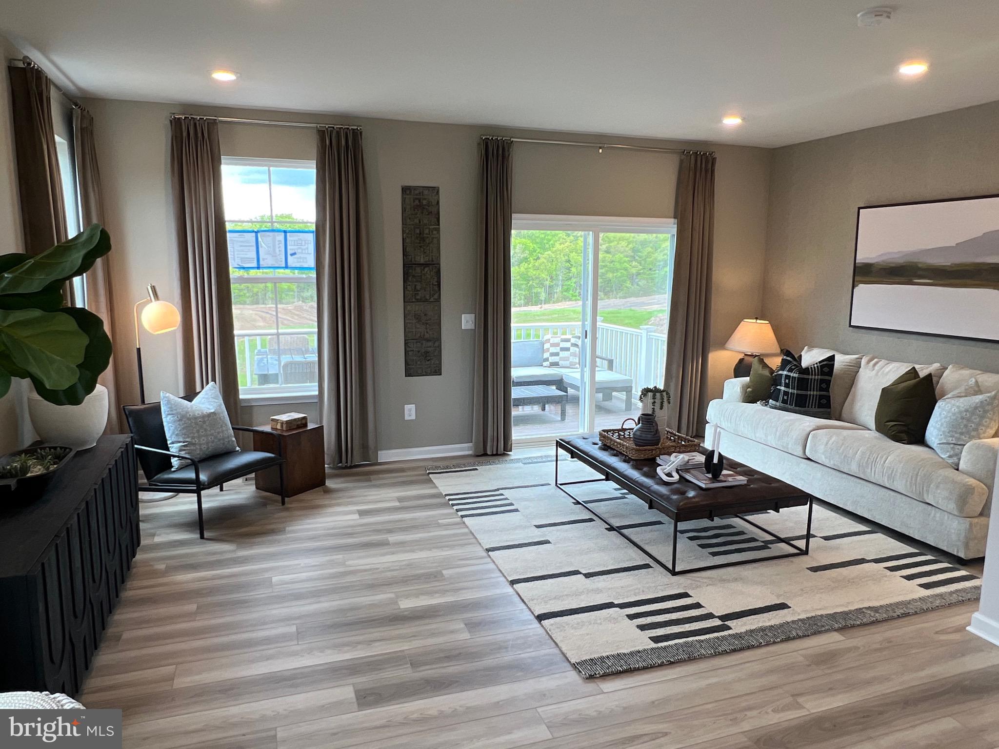 SENSENY VILLAGE - Residential