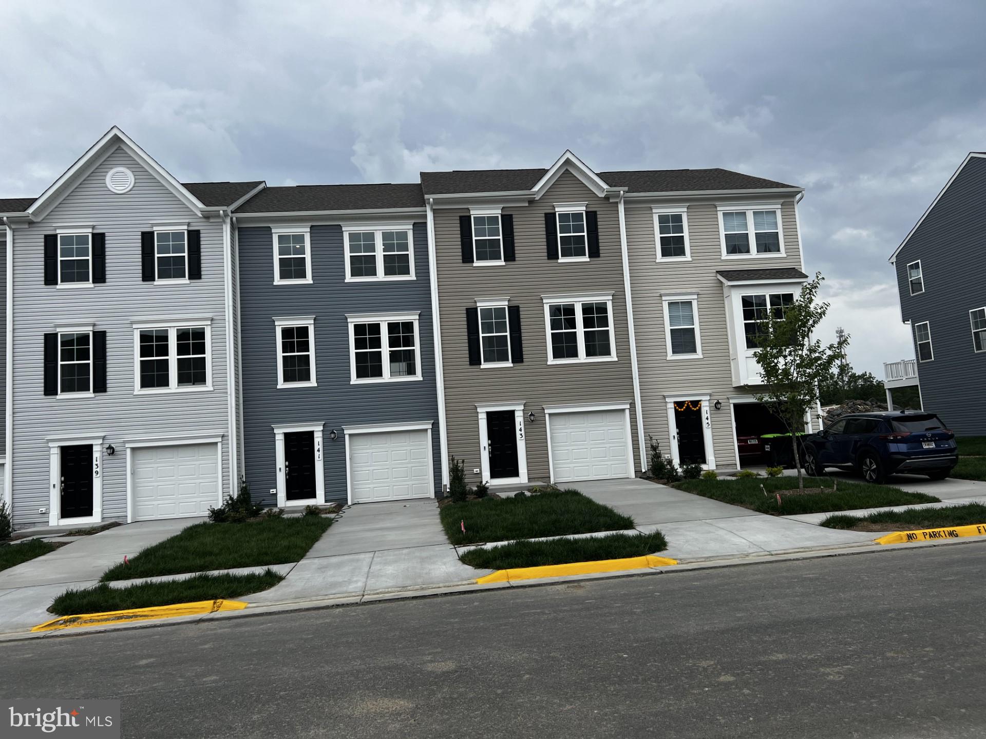 SENSENY VILLAGE - Residential