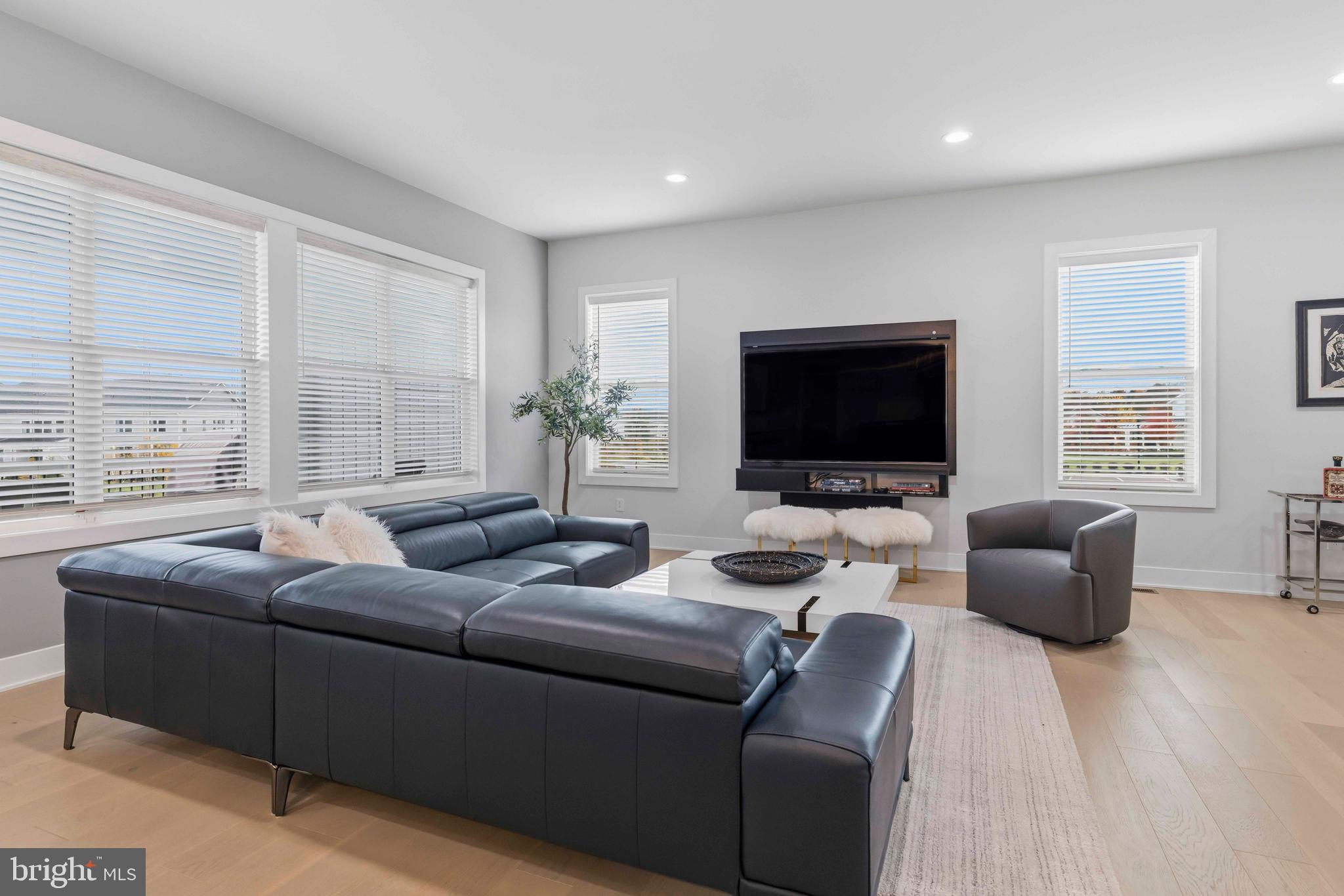 REGENCY AT WATERSIDE - Residential