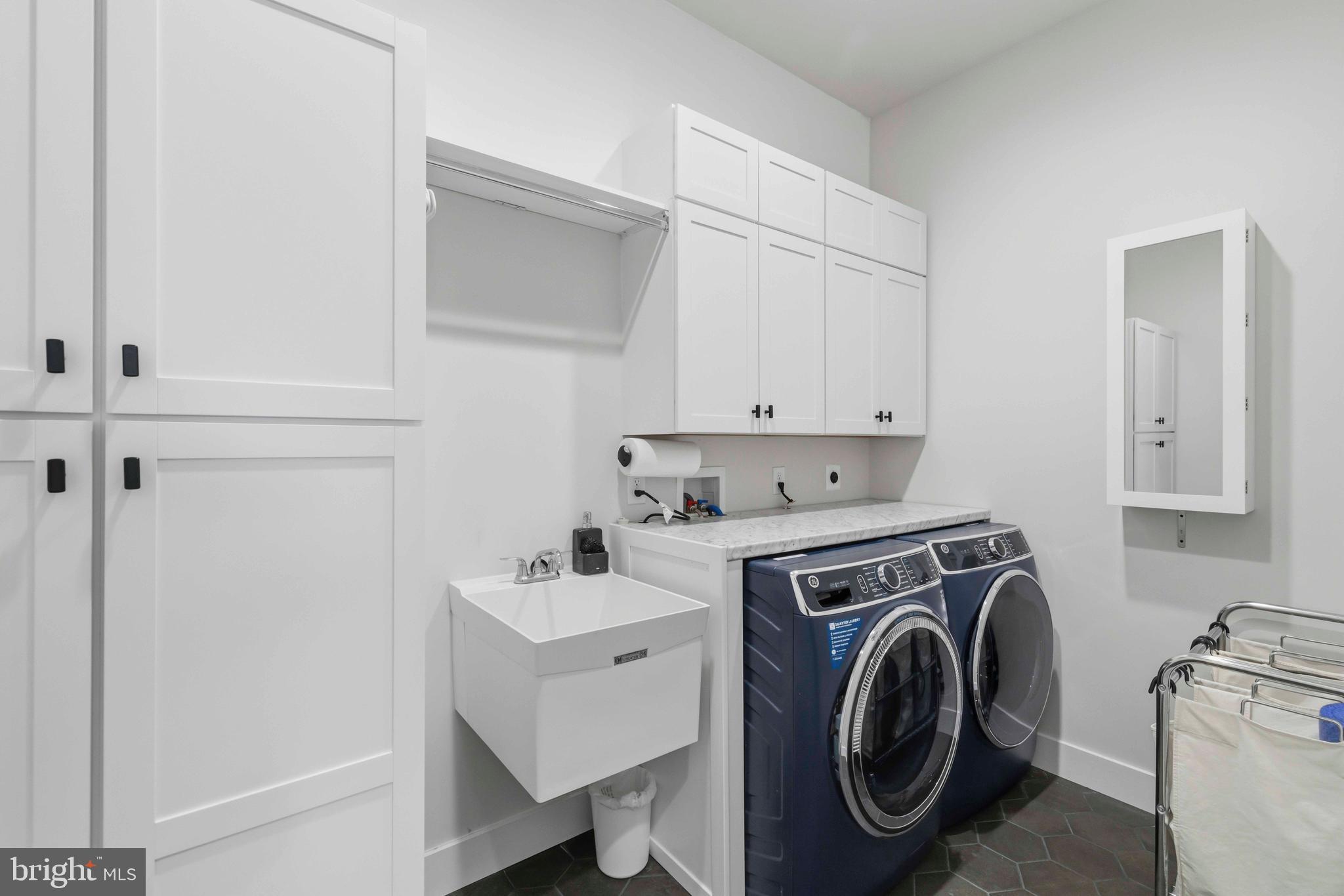 REGENCY AT WATERSIDE - Residential