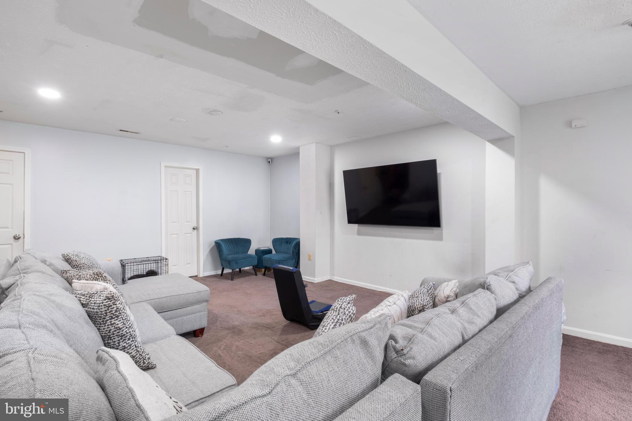 6571 RONALD ROAD