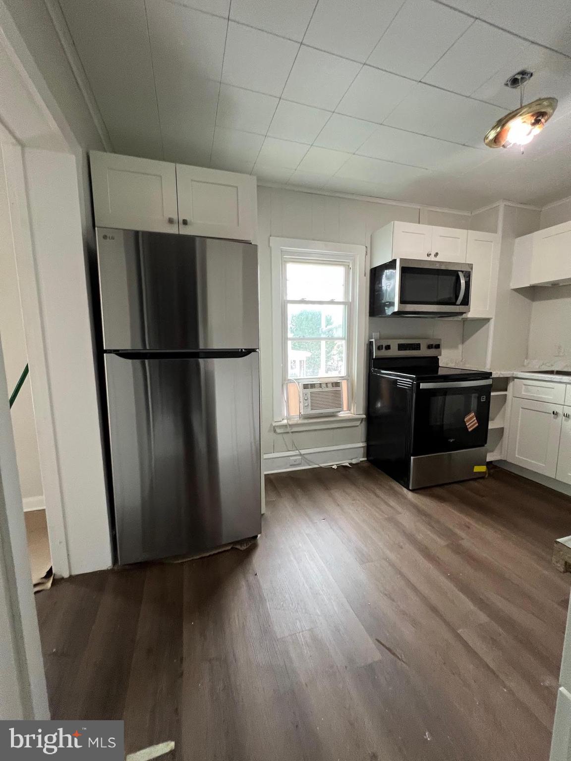 401 MAIN STREET B