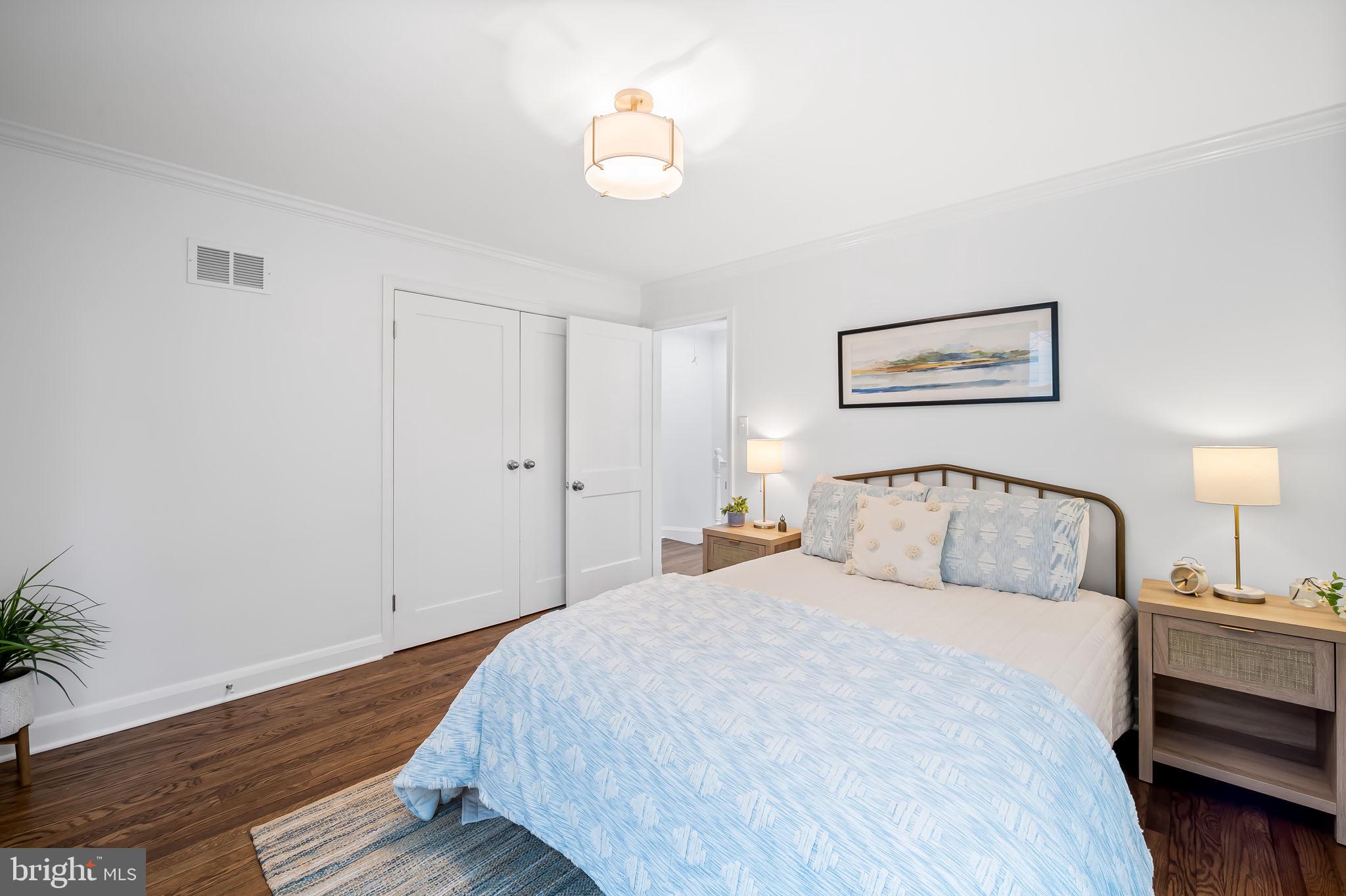 CHINQUAPIN PARK - Residential