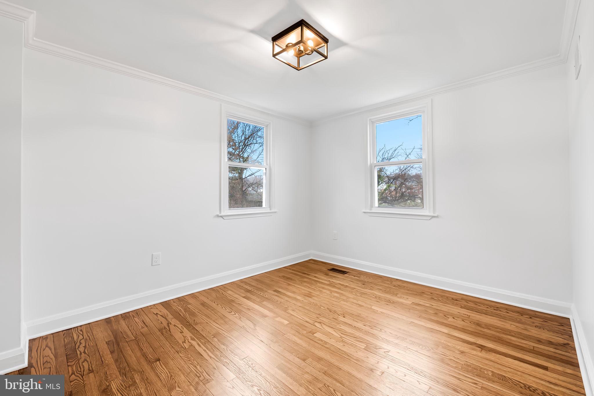 CHINQUAPIN PARK - Residential