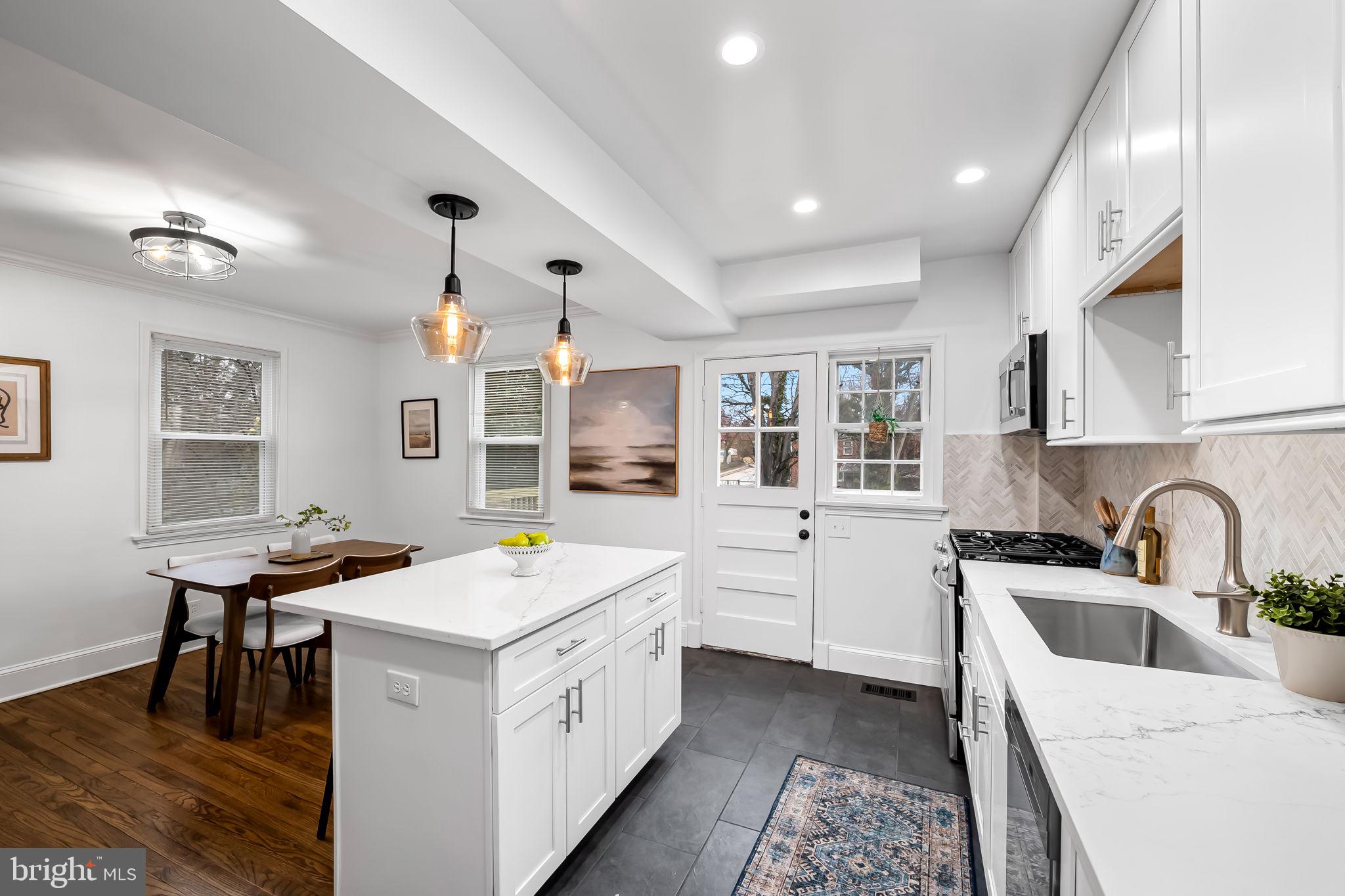 CHINQUAPIN PARK - Residential